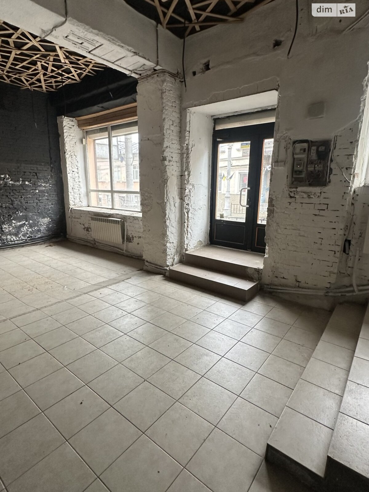 Комерційне приміщення в Чернівцях, продаж по Хмельницького Богдана вулиця, район Першотравневий, ціна: 55 000 доларів за об’єкт фото 1 Комерційне приміщення в Чернівцях, продаж по Хмельницького Богдана вулиця, район Першотравневий, ціна: 55 000 доларів за об’єкт фото 1