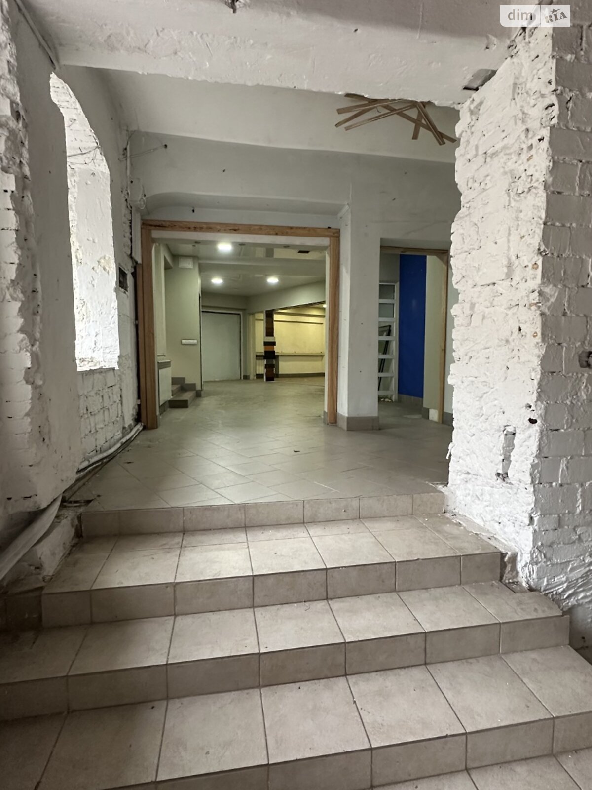 Комерційне приміщення в Чернівцях, продаж по Хмельницького Богдана вулиця, район Першотравневий, ціна: 55 000 доларів за об’єкт фото 1 Комерційне приміщення в Чернівцях, продаж по Хмельницького Богдана вулиця, район Першотравневий, ціна: 55 000 доларів за об’єкт фото 1