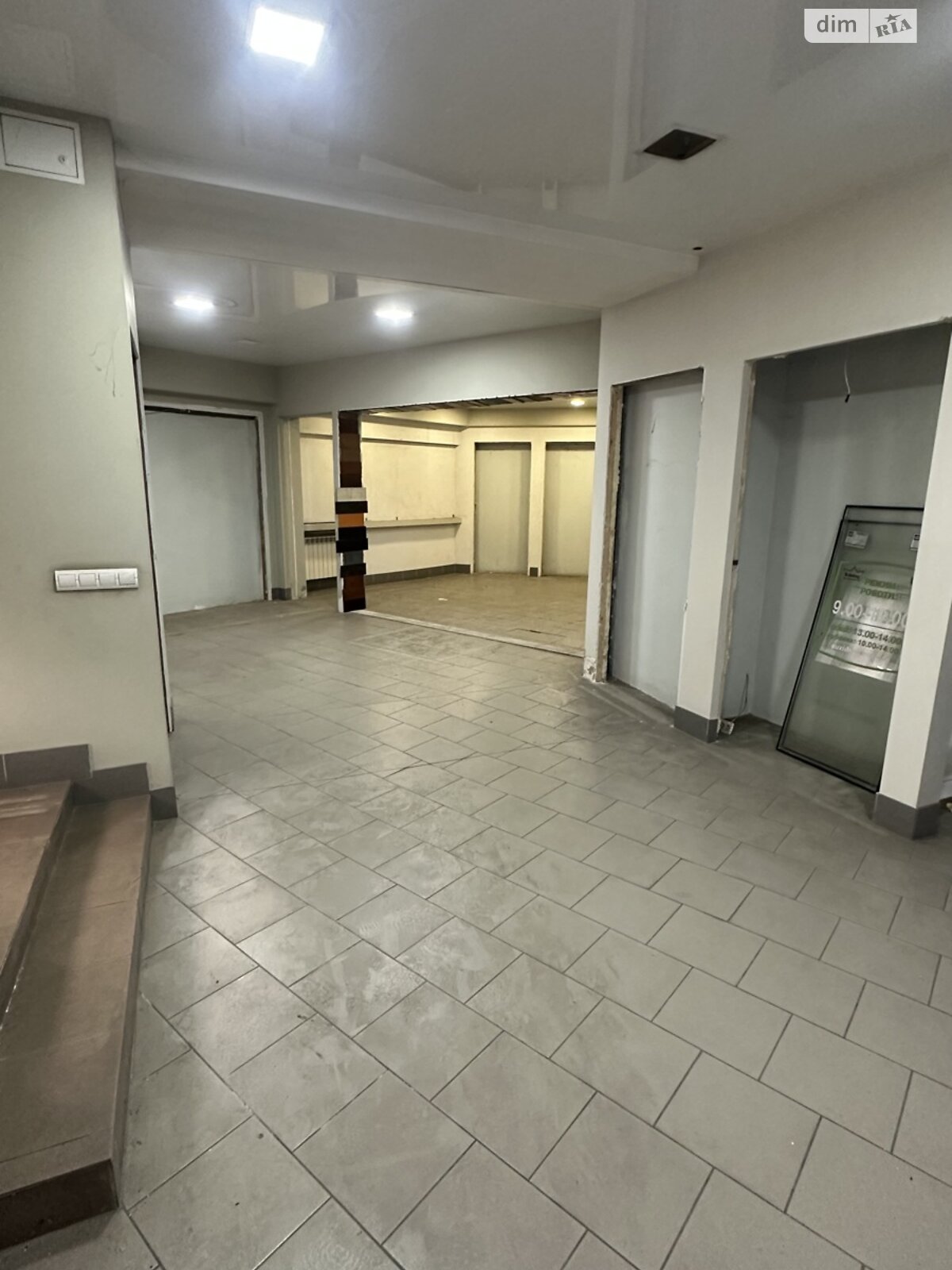 Комерційне приміщення в Чернівцях, продаж по Хмельницького Богдана вулиця, район Першотравневий, ціна: 55 000 доларів за об’єкт фото 1 Комерційне приміщення в Чернівцях, продаж по Хмельницького Богдана вулиця, район Першотравневий, ціна: 55 000 доларів за об’єкт фото 1