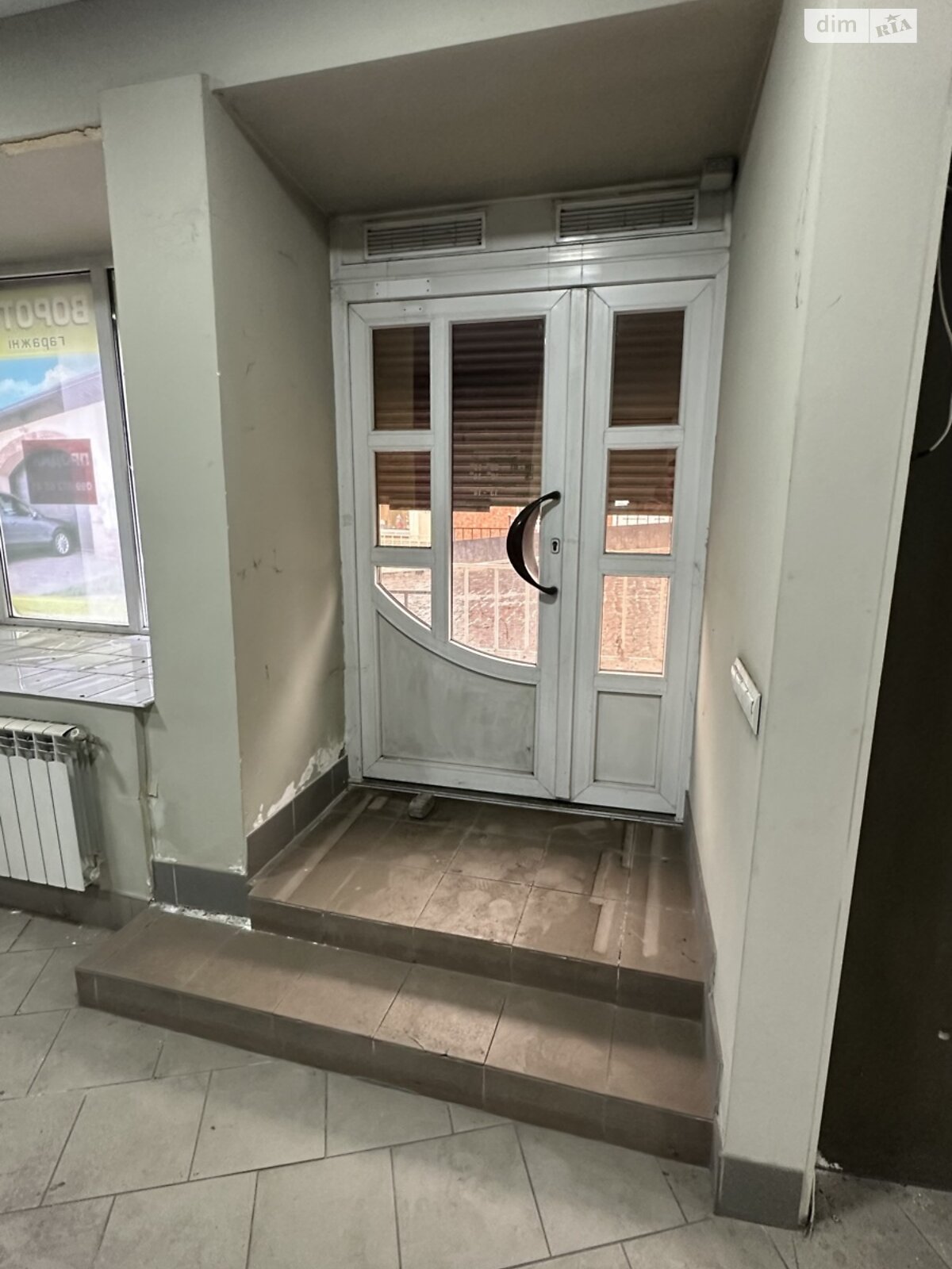 Комерційне приміщення в Чернівцях, продаж по Хмельницького Богдана вулиця, район Першотравневий, ціна: 55 000 доларів за об’єкт фото 1 Комерційне приміщення в Чернівцях, продаж по Хмельницького Богдана вулиця, район Першотравневий, ціна: 55 000 доларів за об’єкт фото 1