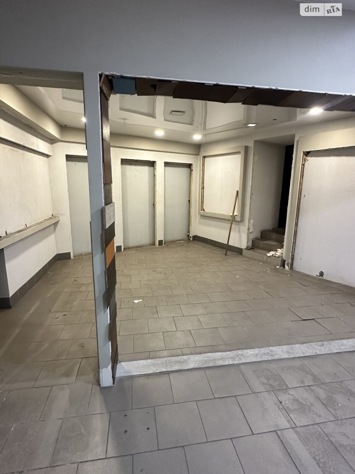 Комерційне приміщення в Чернівцях, продаж по Хмельницького Богдана вулиця, район Першотравневий, ціна: 55 000 доларів за об’єкт фото 1 Комерційне приміщення в Чернівцях, продаж по Хмельницького Богдана вулиця, район Першотравневий, ціна: 55 000 доларів за об’єкт фото 1