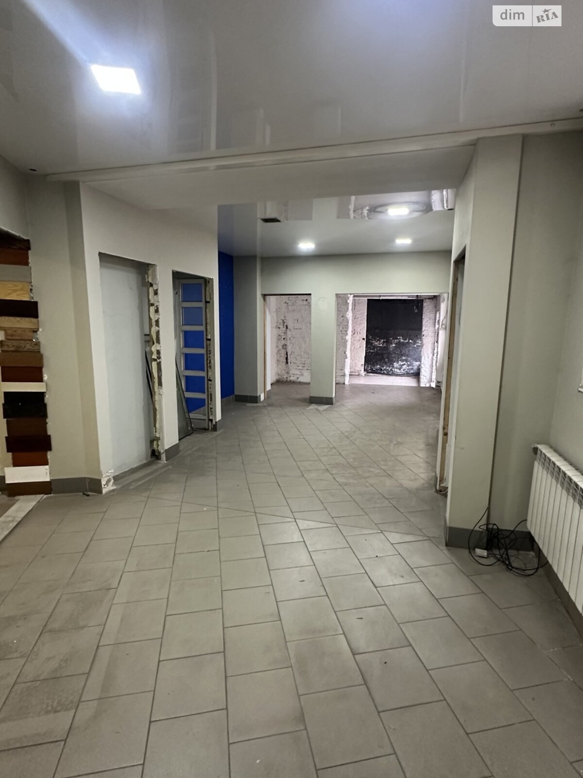 Комерційне приміщення в Чернівцях, продаж по Хмельницького Богдана вулиця, район Першотравневий, ціна: 55 000 доларів за об’єкт фото 1 Комерційне приміщення в Чернівцях, продаж по Хмельницького Богдана вулиця, район Першотравневий, ціна: 55 000 доларів за об’єкт фото 1