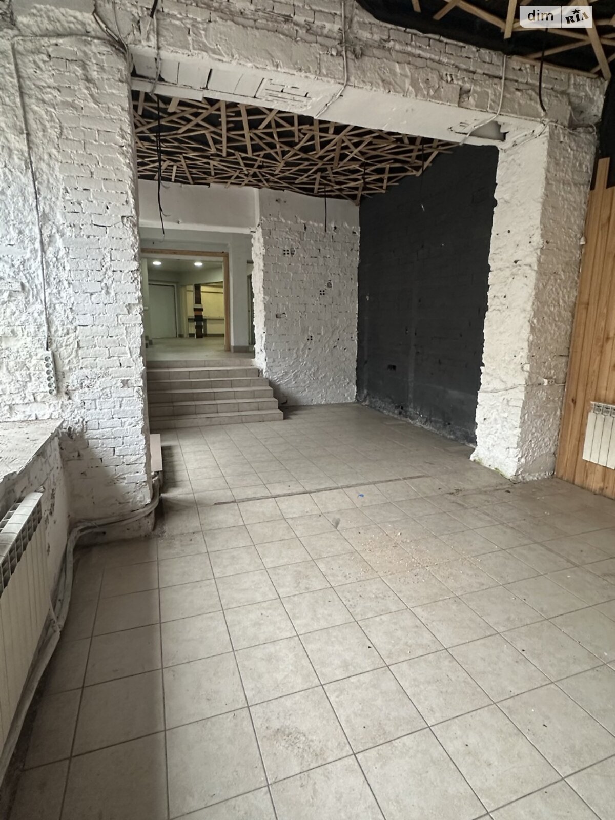 Комерційне приміщення в Чернівцях, продаж по Хмельницького Богдана вулиця, район Першотравневий, ціна: 55 000 доларів за об’єкт фото 1 Комерційне приміщення в Чернівцях, продаж по Хмельницького Богдана вулиця, район Першотравневий, ціна: 55 000 доларів за об’єкт фото 1