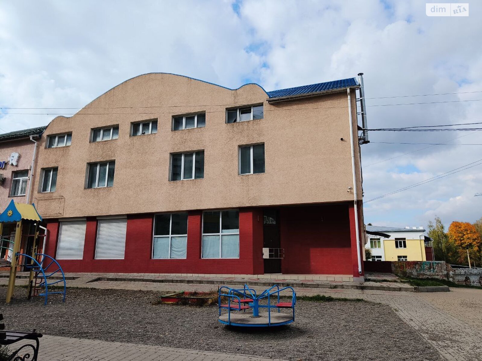 Комерційне приміщення в Чернівцях, продаж по Героїв Крут бульвар, район Шевченківський, ціна: 250 000 доларів за об’єкт фото 1 Комерційне приміщення в Чернівцях, продаж по Героїв Крут бульвар, район Шевченківський, ціна: 250 000 доларів за об’єкт фото 1
