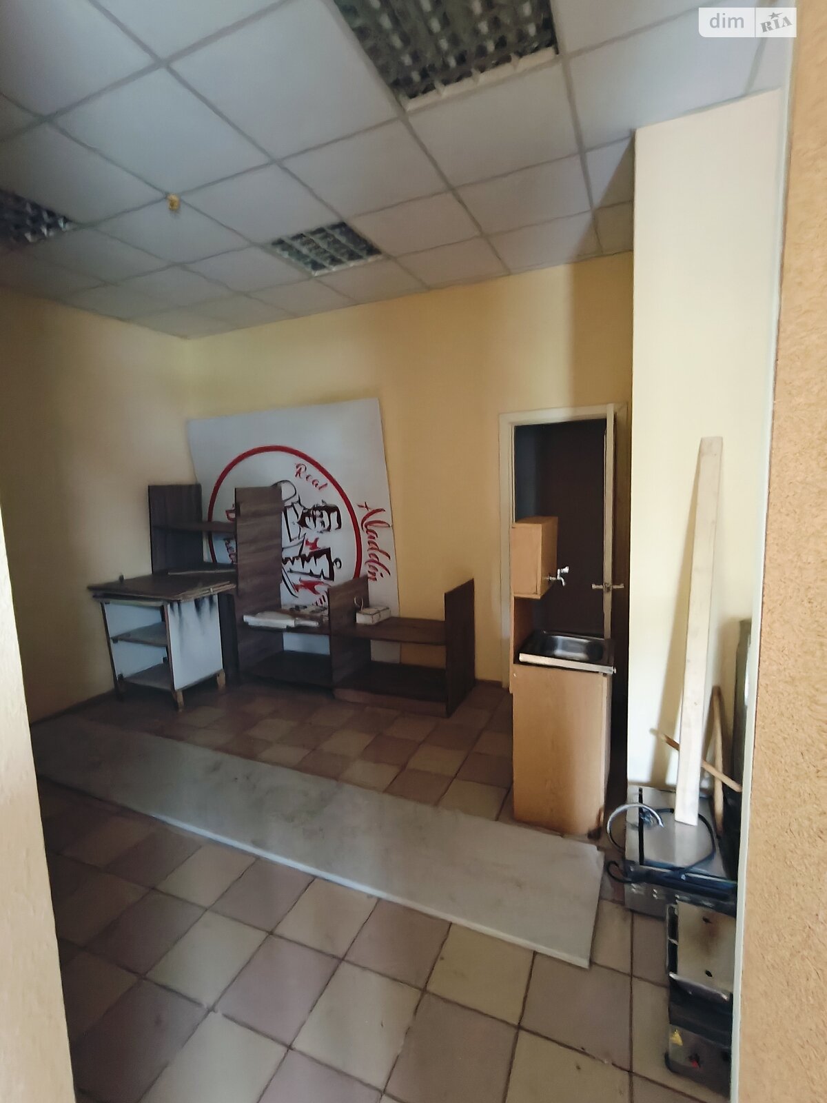 Комерційне приміщення в Чернівцях, продаж по Героїв Крут бульвар, район Шевченківський, ціна: 250 000 доларів за об’єкт фото 1 Комерційне приміщення в Чернівцях, продаж по Героїв Крут бульвар, район Шевченківський, ціна: 250 000 доларів за об’єкт фото 1