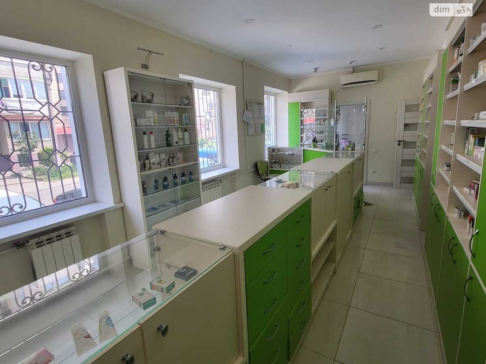 Комерційне приміщення в Чернівцях, продаж по Героїв Крут бульвар 11А, район Шевченківський, ціна: 463 988 доларів за об’єкт фото 1 Комерційне приміщення в Чернівцях, продаж по Героїв Крут бульвар 11А, район Шевченківський, ціна: 463 988 доларів за об’єкт фото 1