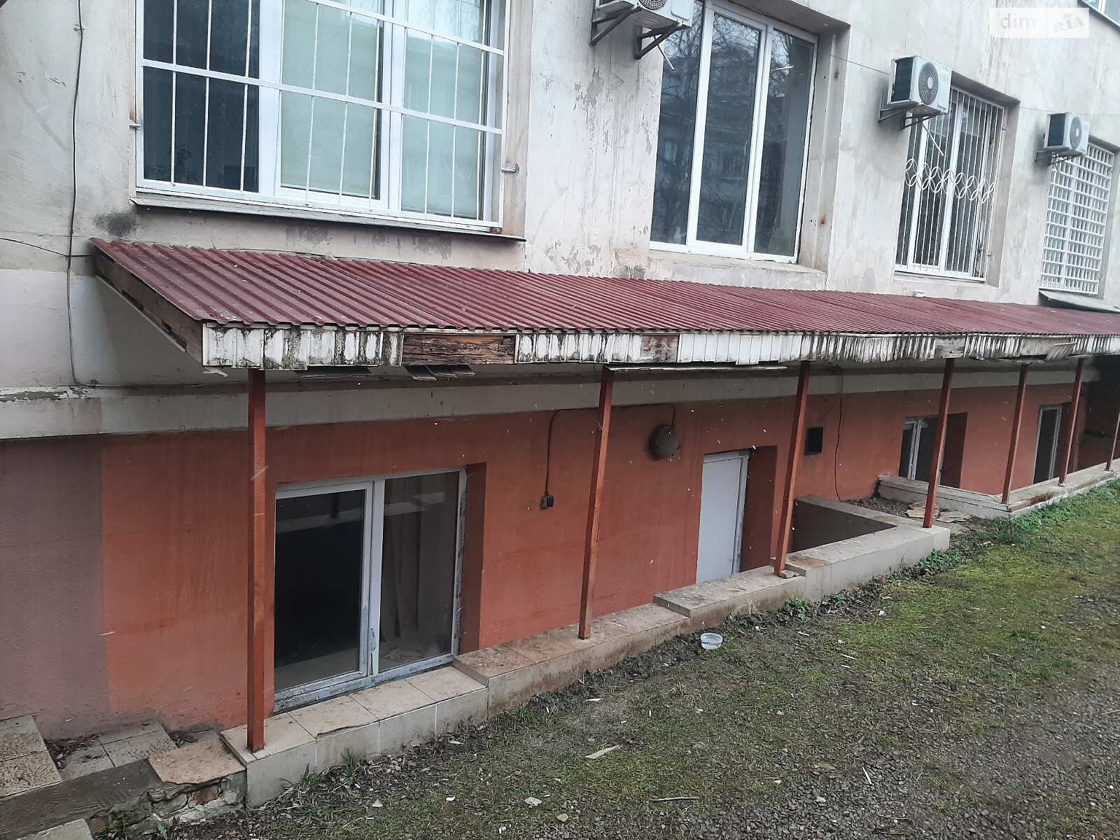 Комерційне приміщення в Чернівцях, продаж по Героїв Майдану вулиця, район Шевченківський, ціна: 700 000 доларів за об’єкт фото 1