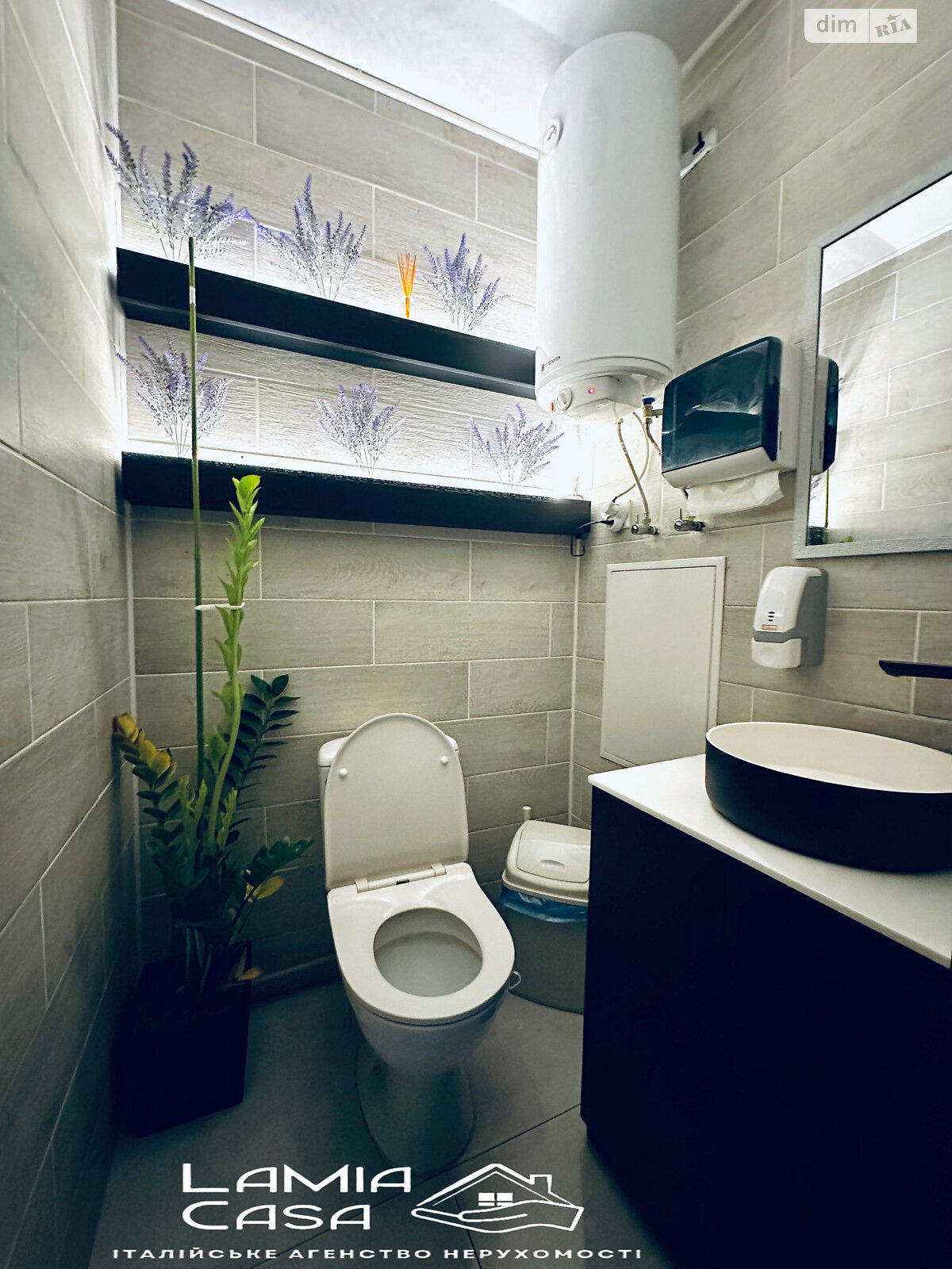 Коммерческое помещение в Черновцах, продажа по Небесной Сотни улица 23, район Шевченковский, цена: 150 000 долларов за объект фото 1 Коммерческое помещение в Черновцах, продажа по Небесной Сотни улица 23, район Шевченковский, цена: 150 000 долларов за объект фото 1