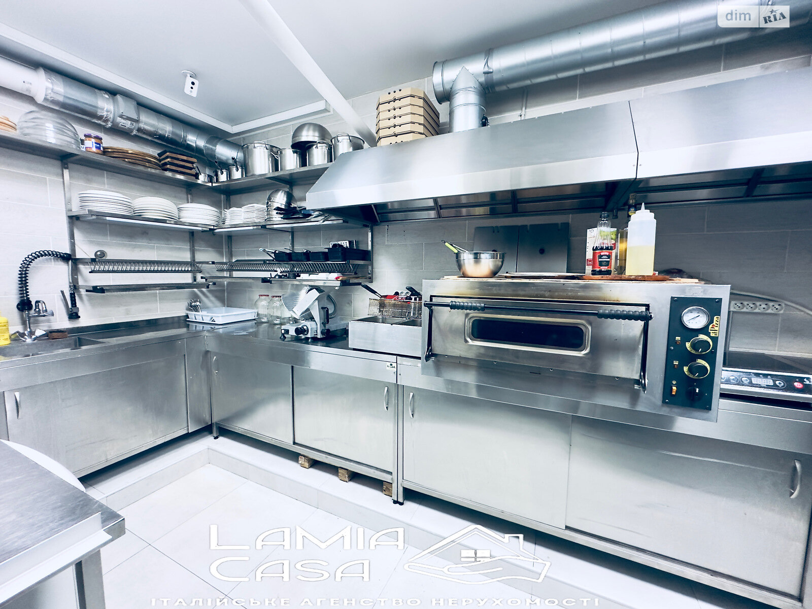 Коммерческое помещение в Черновцах, продажа по Небесной Сотни улица 23, район Шевченковский, цена: 150 000 долларов за объект фото 1 Коммерческое помещение в Черновцах, продажа по Небесной Сотни улица 23, район Шевченковский, цена: 150 000 долларов за объект фото 1