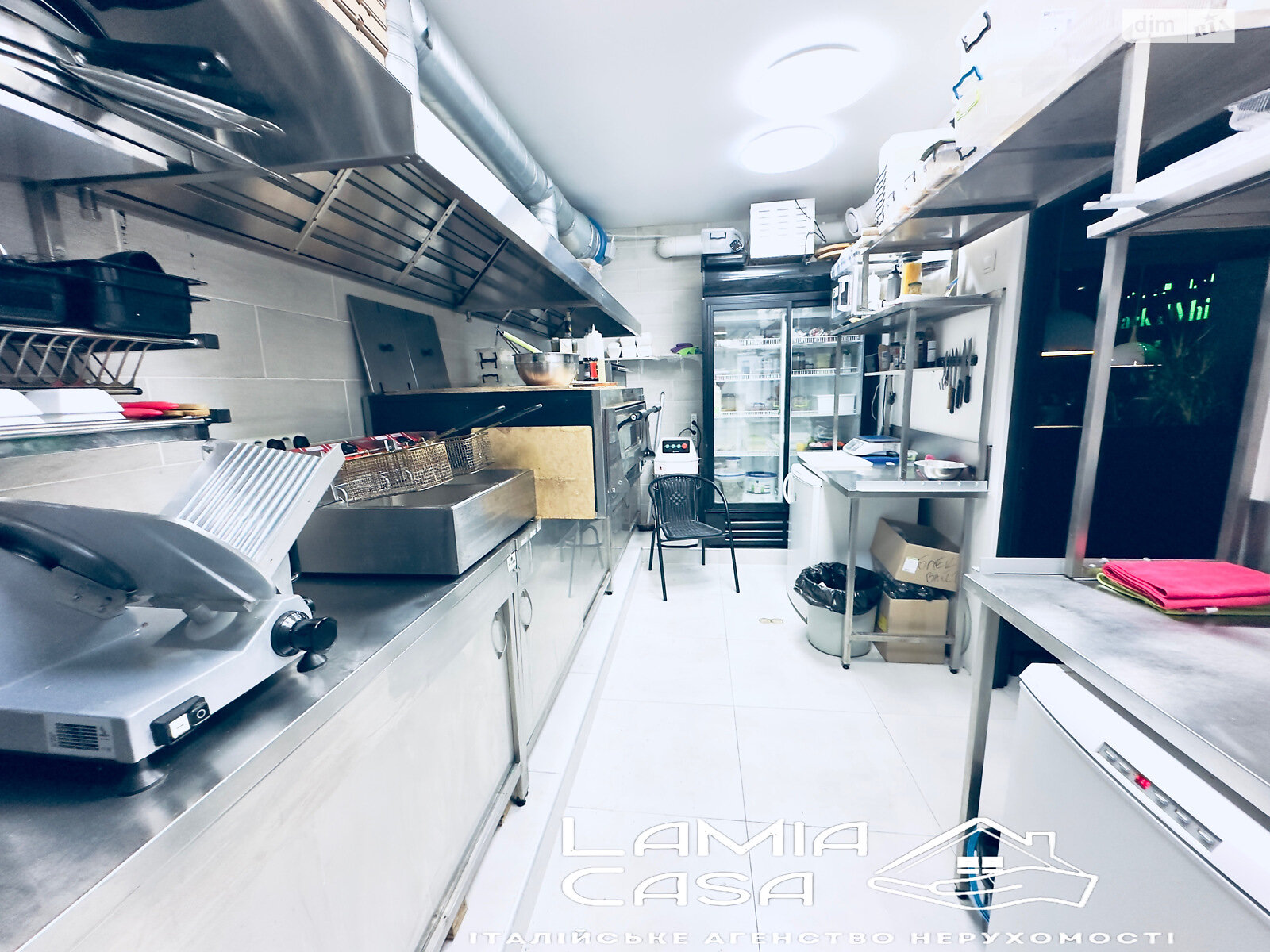 Коммерческое помещение в Черновцах, продажа по Небесной Сотни улица 23, район Шевченковский, цена: 150 000 долларов за объект фото 1 Коммерческое помещение в Черновцах, продажа по Небесной Сотни улица 23, район Шевченковский, цена: 150 000 долларов за объект фото 1