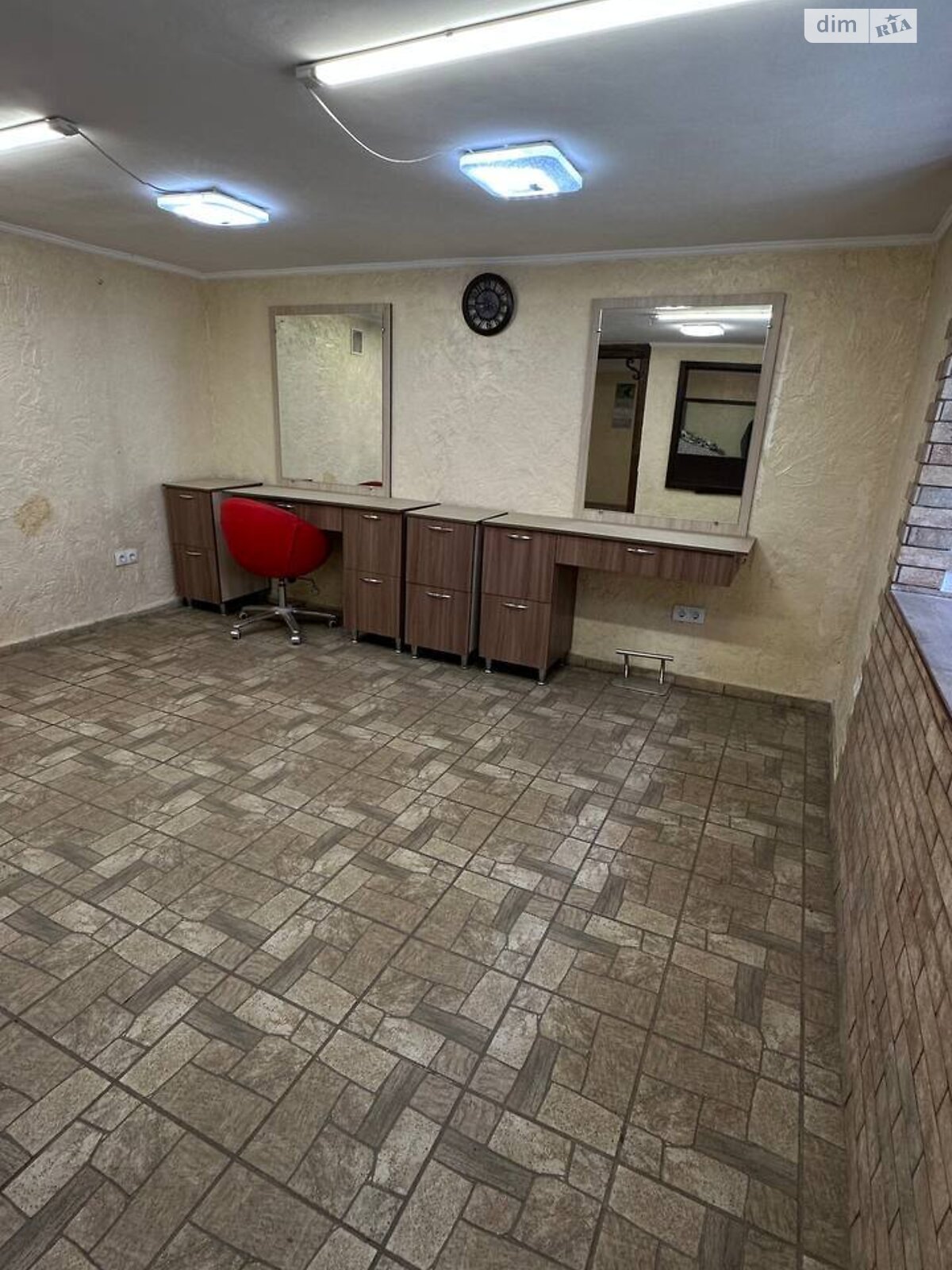 Комерційне приміщення в Чернівцях, продаж по Богомольця Олександра академіка вулиця 7, район Центр, ціна: 45 000 доларів за об’єкт фото 1 Комерційне приміщення в Чернівцях, продаж по Богомольця Олександра академіка вулиця 7, район Центр, ціна: 45 000 доларів за об’єкт фото 1