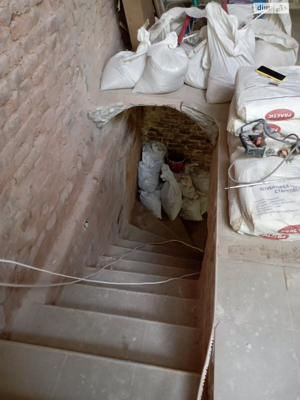 Коммерческое помещение в Черновцах, продажа по Франко Ивана улица, район Центр, цена: 100 000 долларов за объект фото 1 Коммерческое помещение в Черновцах, продажа по Франко Ивана улица, район Центр, цена: 100 000 долларов за объект фото 1