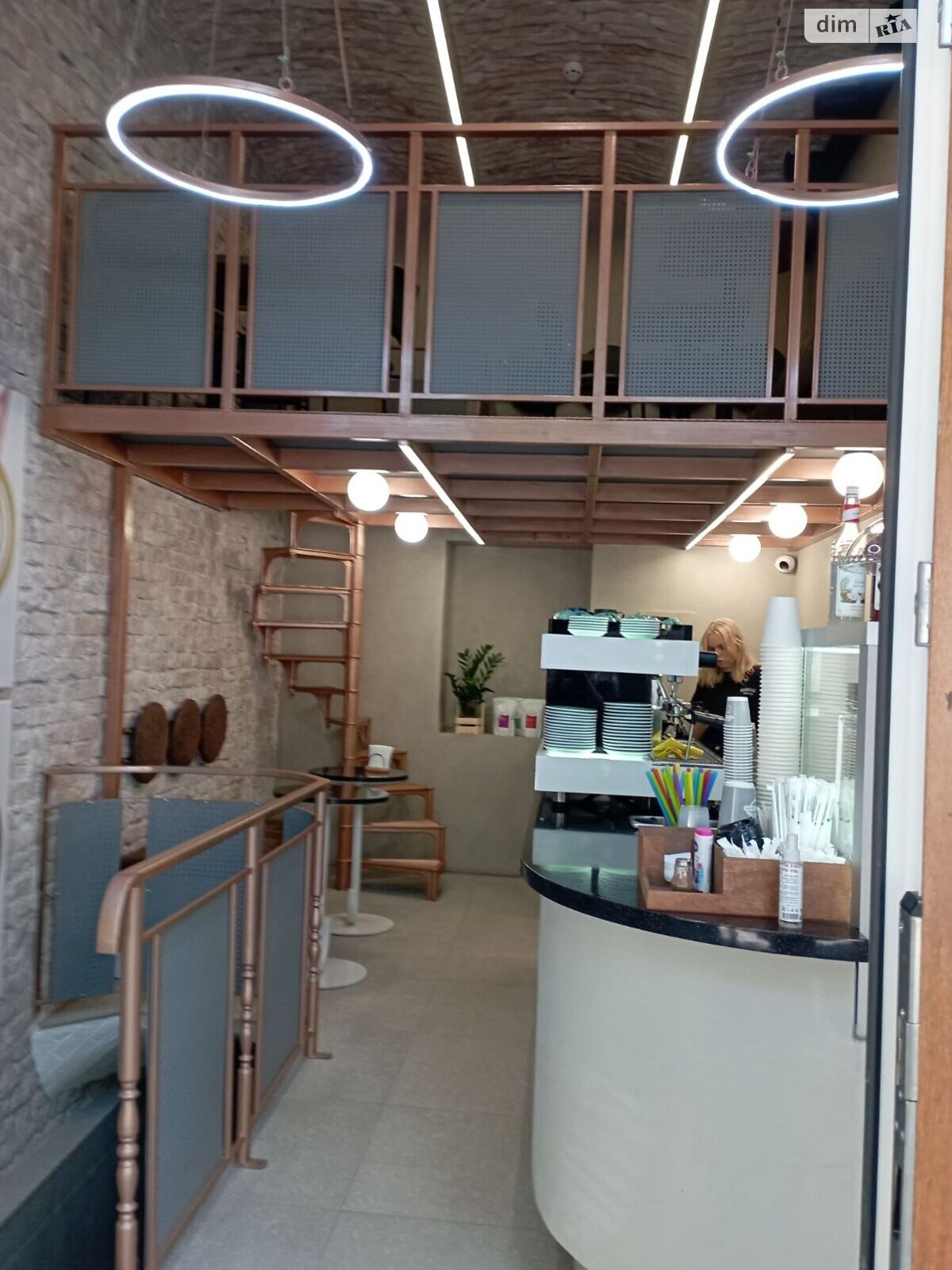 Коммерческое помещение в Черновцах, продажа по Франко Ивана улица, район Центр, цена: 100 000 долларов за объект фото 1 Коммерческое помещение в Черновцах, продажа по Франко Ивана улица, район Центр, цена: 100 000 долларов за объект фото 1