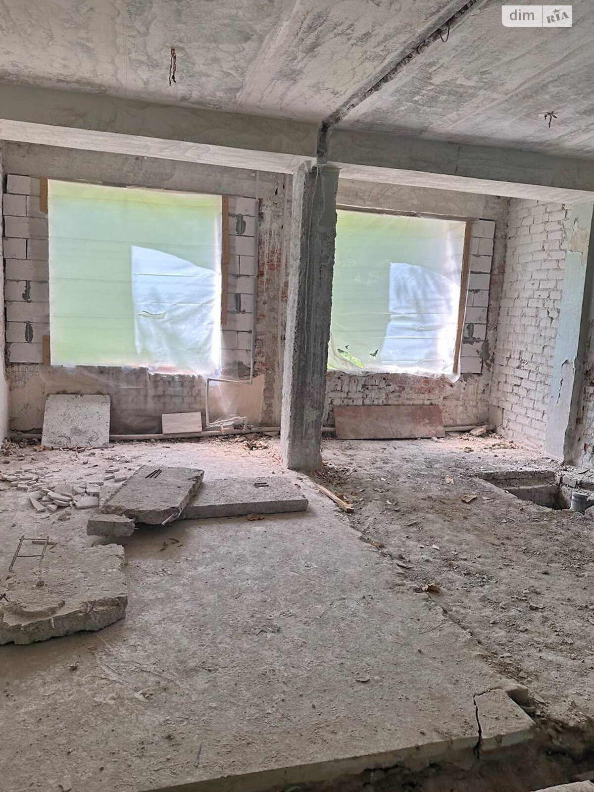 Комерційне приміщення в Дніпрі, продаж по Мамая козака (Юних ленінців) вулиця 26, район 12 квартал, ціна: 300 000 доларів за об’єкт фото 1 Комерційне приміщення в Дніпрі, продаж по Мамая козака (Юних ленінців) вулиця 26, район 12 квартал, ціна: 300 000 доларів за об’єкт фото 1