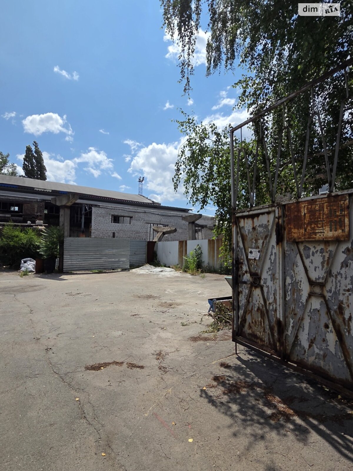 Коммерческое помещение в Днепре, продажа по Ударников улица 27, район Чечеловский, цена: 750 000 долларов за объект фото 1 Коммерческое помещение в Днепре, продажа по Ударников улица 27, район Чечеловский, цена: 750 000 долларов за объект фото 1