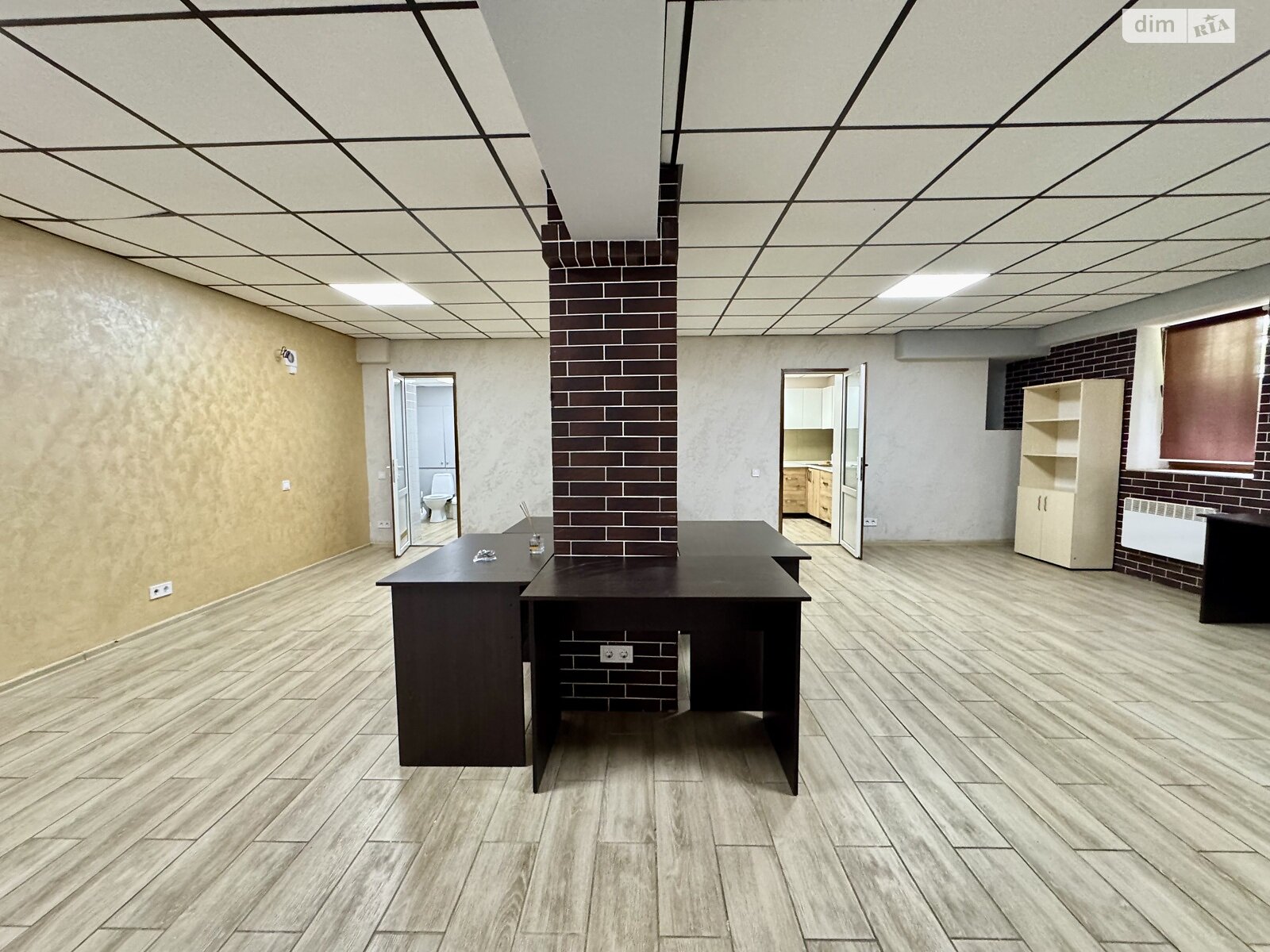 Коммерческое помещение в Днепре, продажа по Моссаковского Владимира улица 30, район Нагорный, цена: 39 000 долларов за объект фото 1 Коммерческое помещение в Днепре, продажа по Моссаковского Владимира улица 30, район Нагорный, цена: 39 000 долларов за объект фото 1