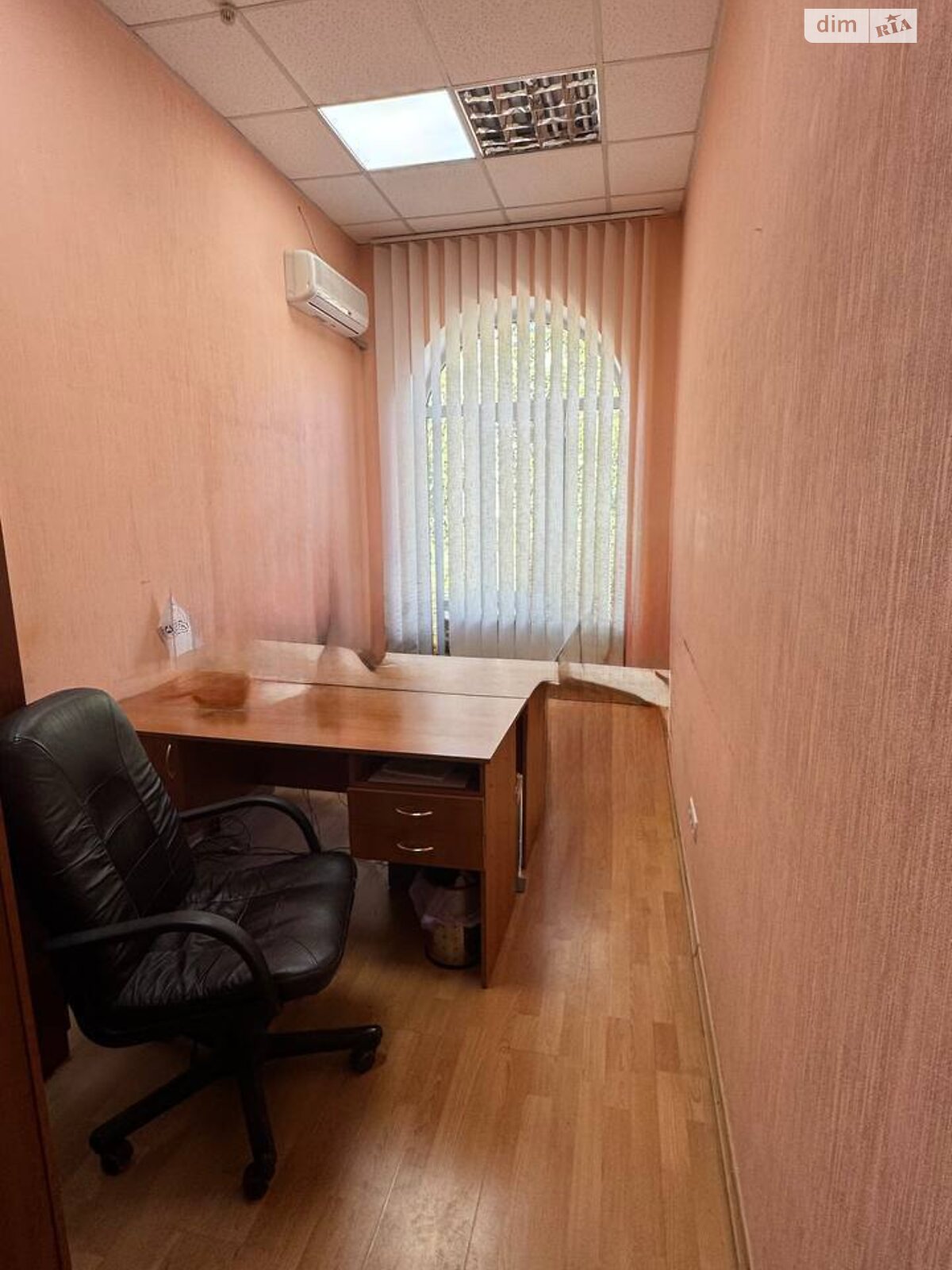 Комерційне приміщення в Дніпрі, продаж по Моссаковського Володимира вулиця 1, район Нагорний, ціна: 135 000 доларів за об’єкт фото 1 Комерційне приміщення в Дніпрі, продаж по Моссаковського Володимира вулиця 1, район Нагорний, ціна: 135 000 доларів за об’єкт фото 1