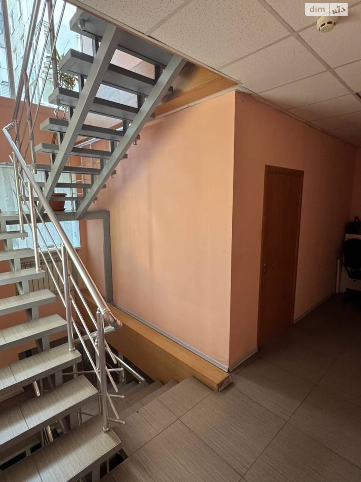 Комерційне приміщення в Дніпрі, продаж по Моссаковського Володимира вулиця 1, район Нагорний, ціна: 135 000 доларів за об’єкт фото 1 Комерційне приміщення в Дніпрі, продаж по Моссаковського Володимира вулиця 1, район Нагорний, ціна: 135 000 доларів за об’єкт фото 1