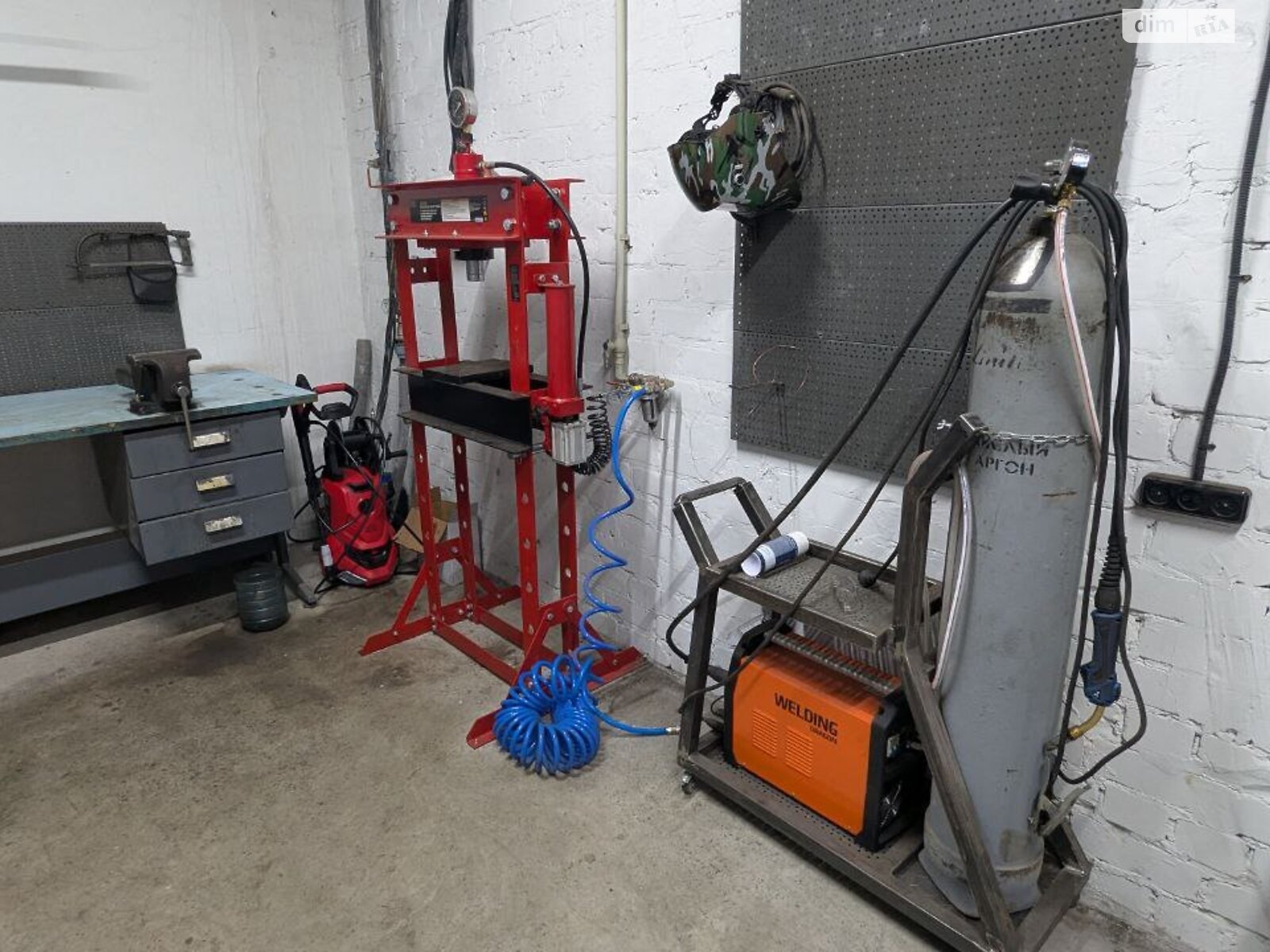 Коммерческое помещение в Днепре, продажа по Солнечная Набережная (Малиновского Маршала) улица 76, район Солнечный, цена: 1 500 000 долларов за объект фото 1 Коммерческое помещение в Днепре, продажа по Солнечная Набережная (Малиновского Маршала) улица 76, район Солнечный, цена: 1 500 000 долларов за объект фото 1