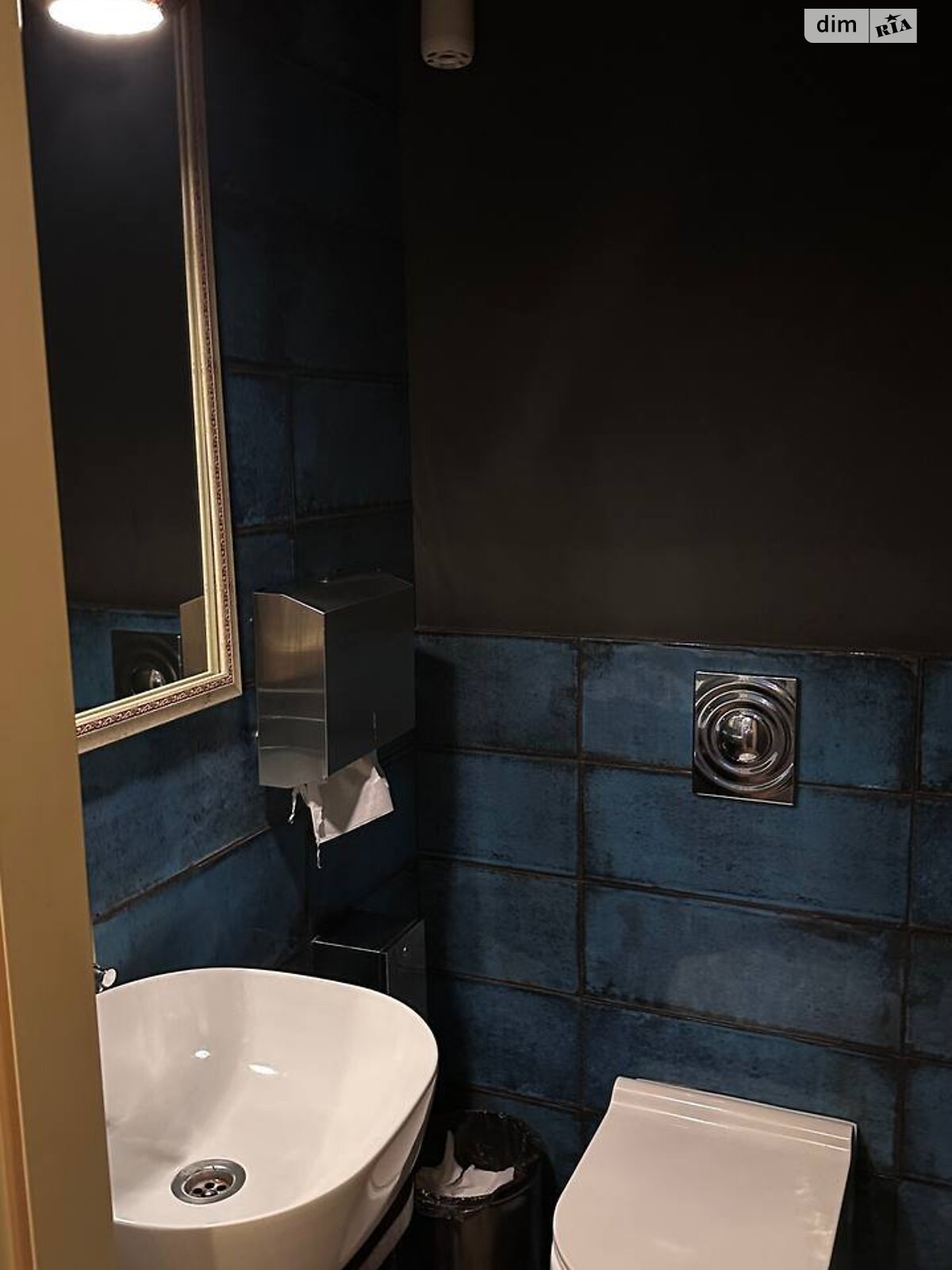 Комерційне приміщення в Дніпрі, продаж по Володимира Мономаха вулиця 4, район Центр, ціна: 18 000 доларів за об’єкт фото 1 Комерційне приміщення в Дніпрі, продаж по Володимира Мономаха вулиця 4, район Центр, ціна: 18 000 доларів за об’єкт фото 1