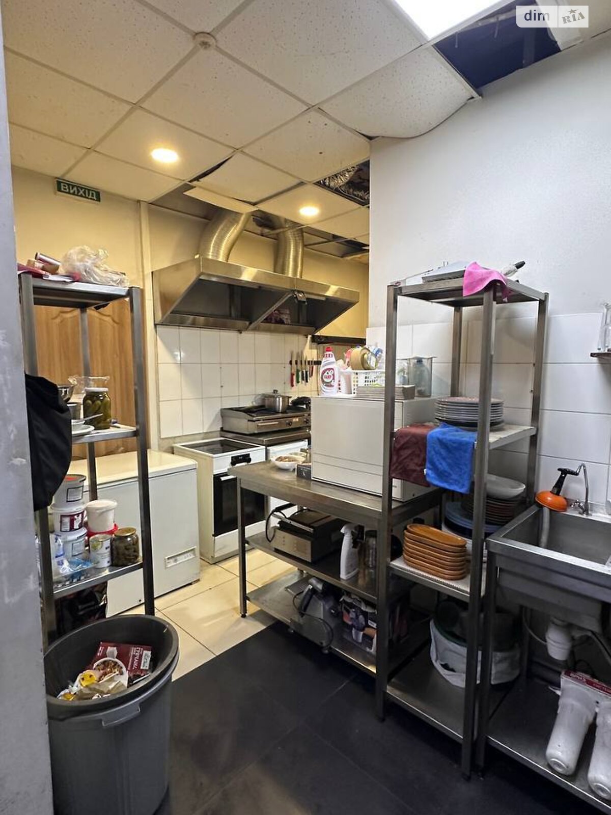 Комерційне приміщення в Дніпрі, продаж по Володимира Мономаха вулиця 4, район Центр, ціна: 18 000 доларів за об’єкт фото 1 Комерційне приміщення в Дніпрі, продаж по Володимира Мономаха вулиця 4, район Центр, ціна: 18 000 доларів за об’єкт фото 1