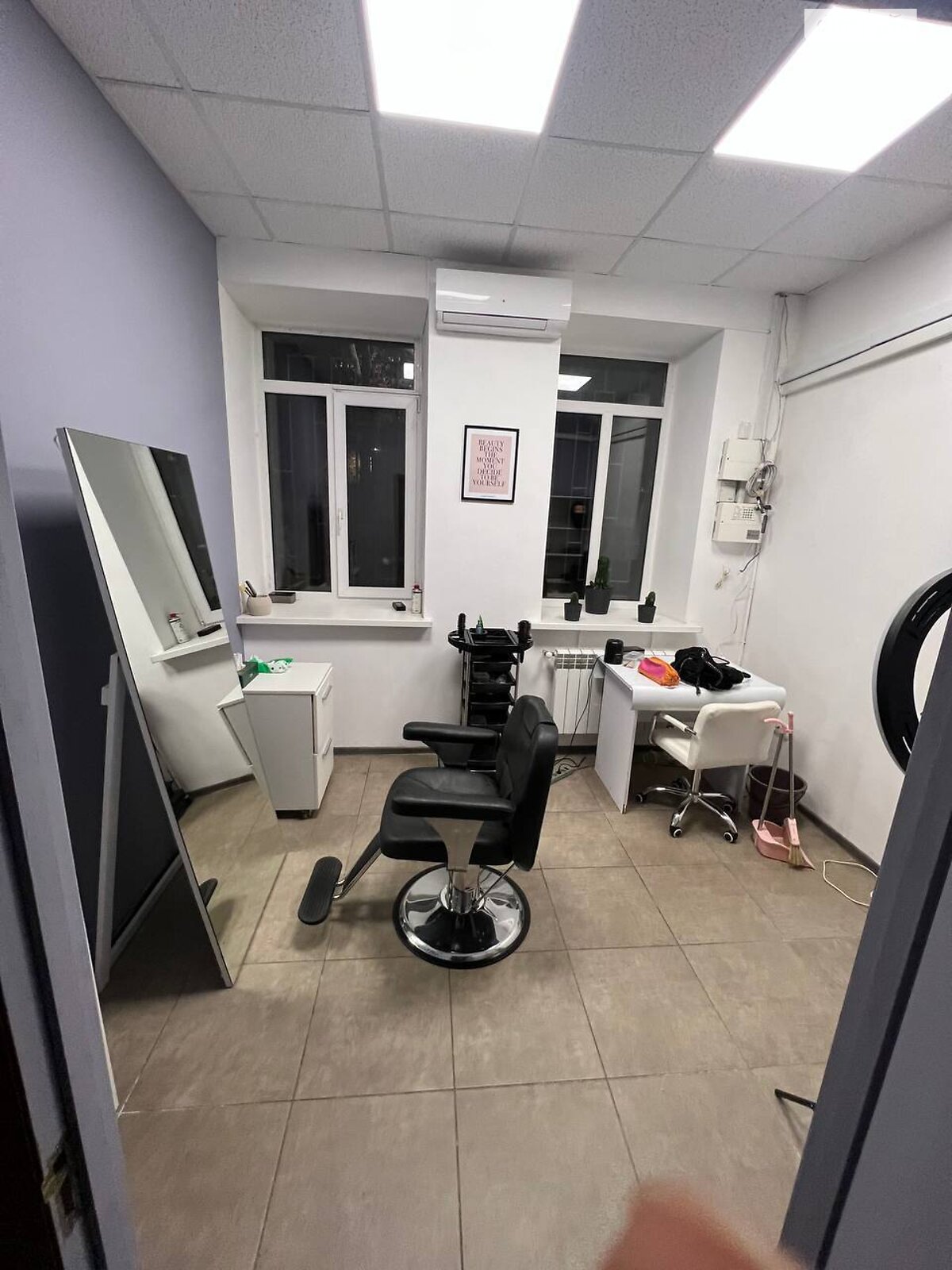 Комерційне приміщення в Дніпрі, продаж по Воскресенська вулиця 1А, район Центр, ціна: 195 000 доларів за об’єкт фото 1