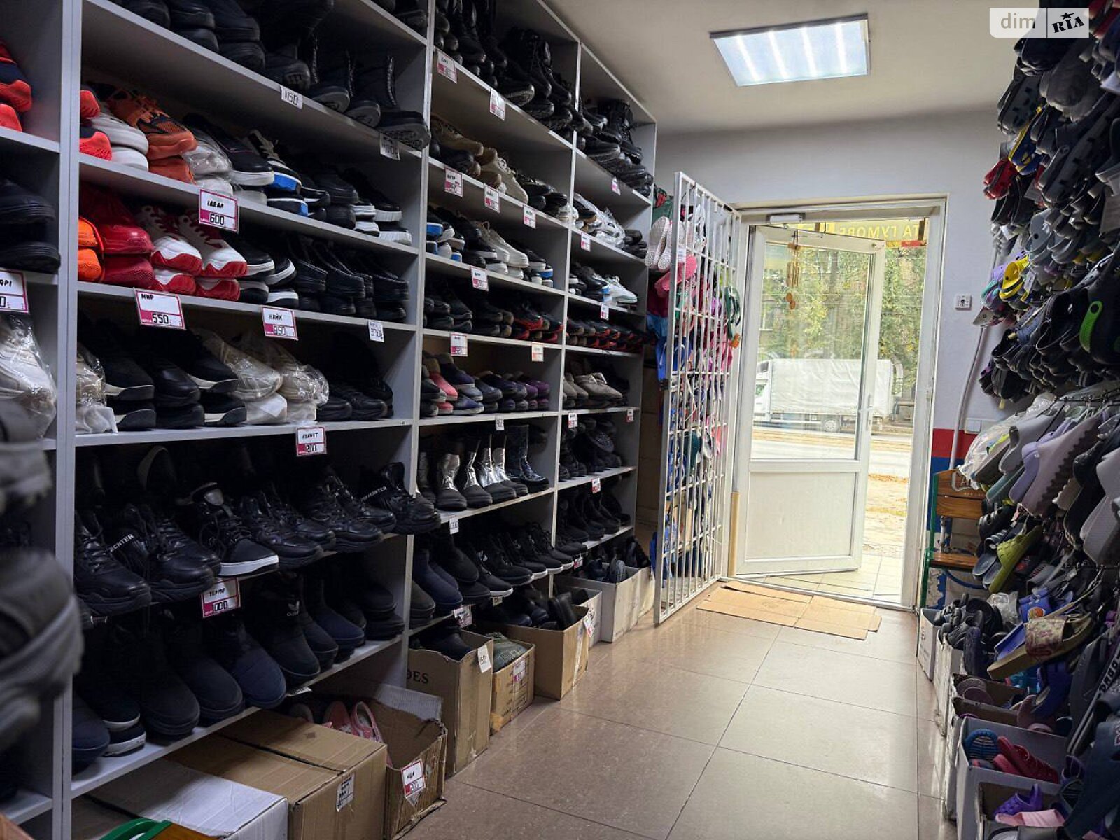 Комерційне приміщення в Дніпрі, продаж по Хмельницького Богдана проспект 114, район Центральний, ціна: 65 000 доларів за об’єкт фото 1 Комерційне приміщення в Дніпрі, продаж по Хмельницького Богдана проспект 114, район Центральний, ціна: 65 000 доларів за об’єкт фото 1