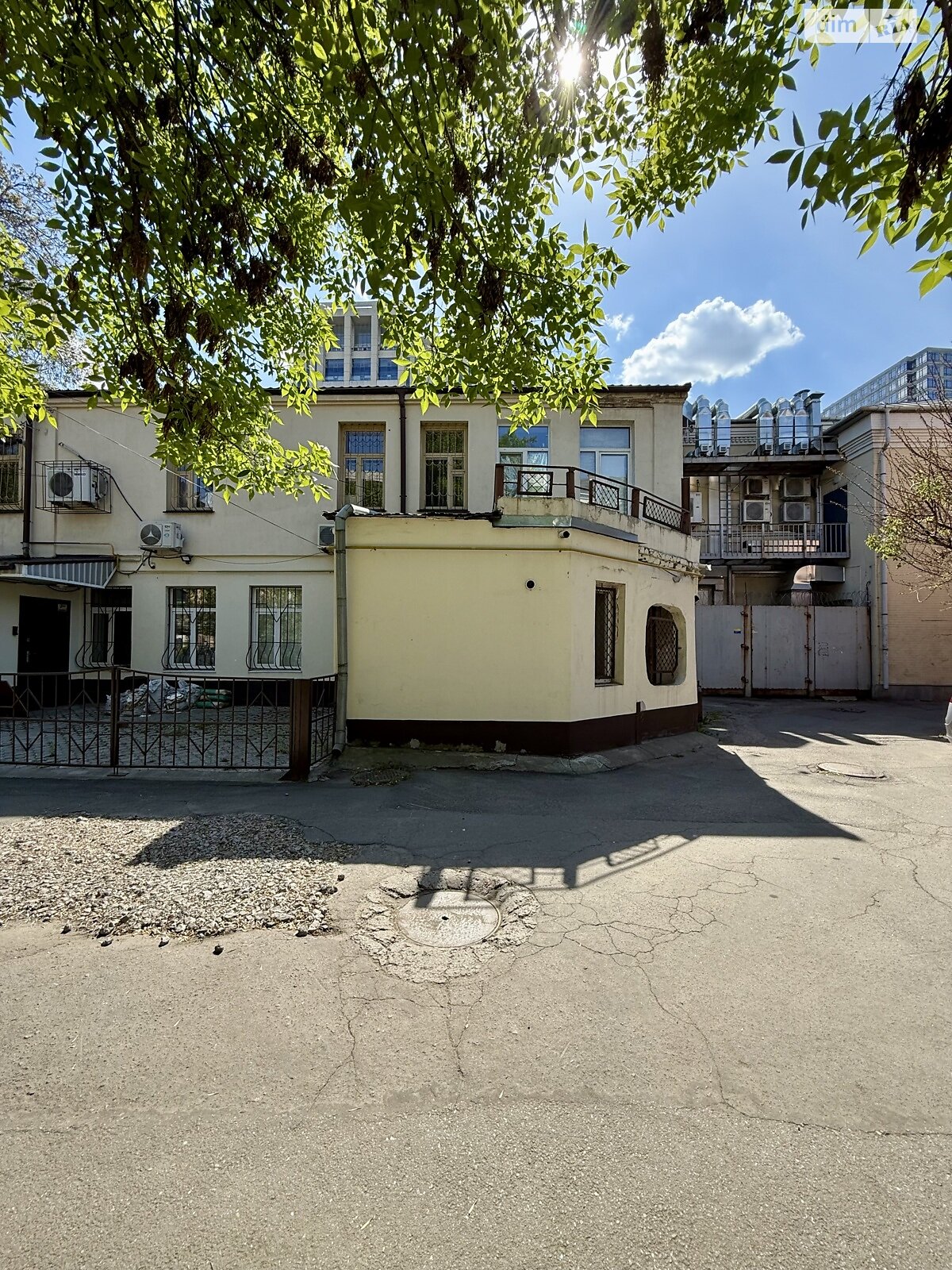 Коммерческое помещение в Днепре, продажа по Лазаря Глобы улица 5, район Центральный, цена: 32 000 долларов за объект фото 1 Коммерческое помещение в Днепре, продажа по Лазаря Глобы улица 5, район Центральный, цена: 32 000 долларов за объект фото 1