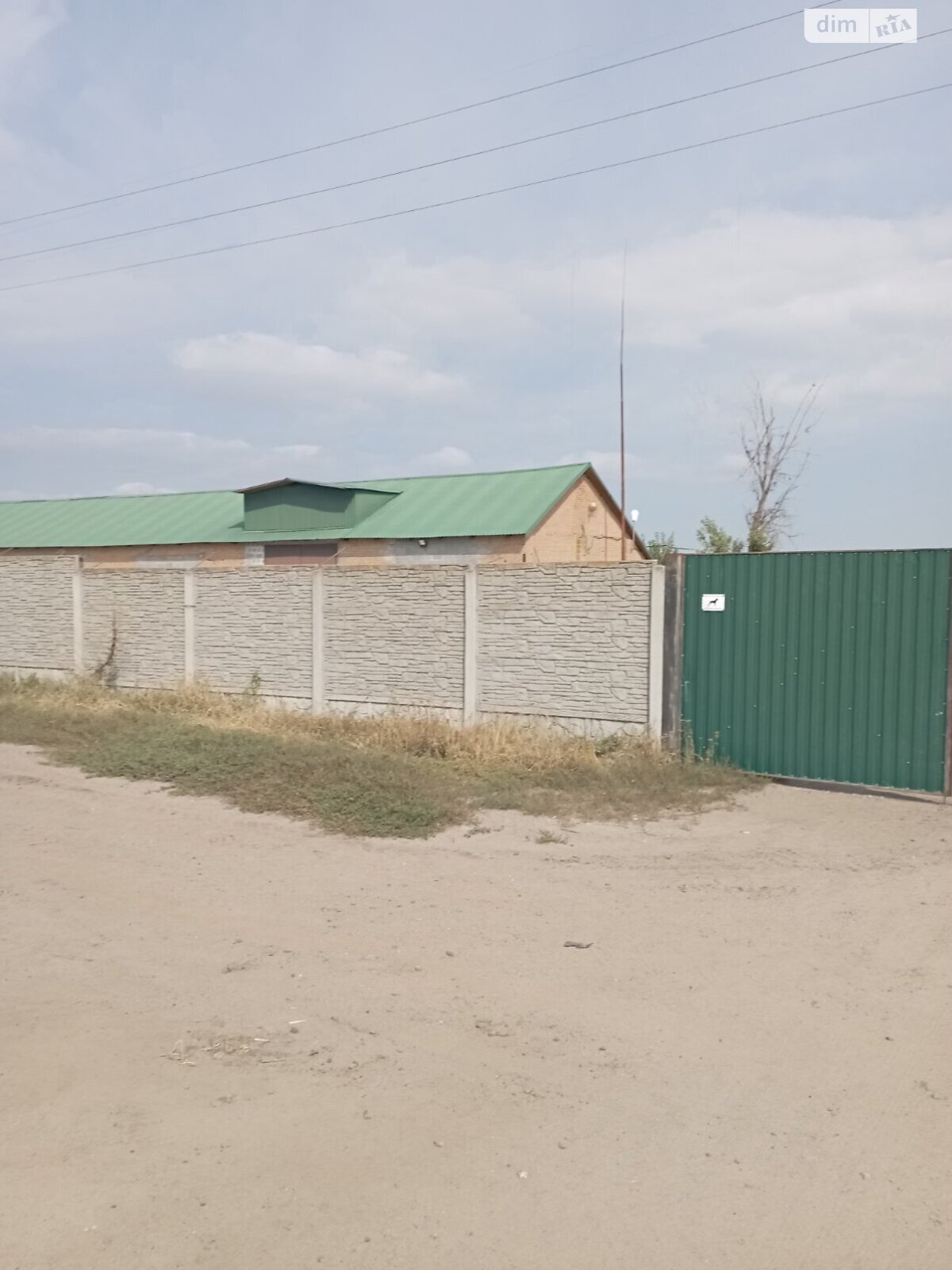 Коммерческое помещение в Дубиевке, 8-го Марта улица 48, цена: продажи 160 000 долларов за объект фото 1 Коммерческое помещение в Дубиевке, 8-го Марта улица 48, цена продажи: 160 000 долларов за объект фото 1