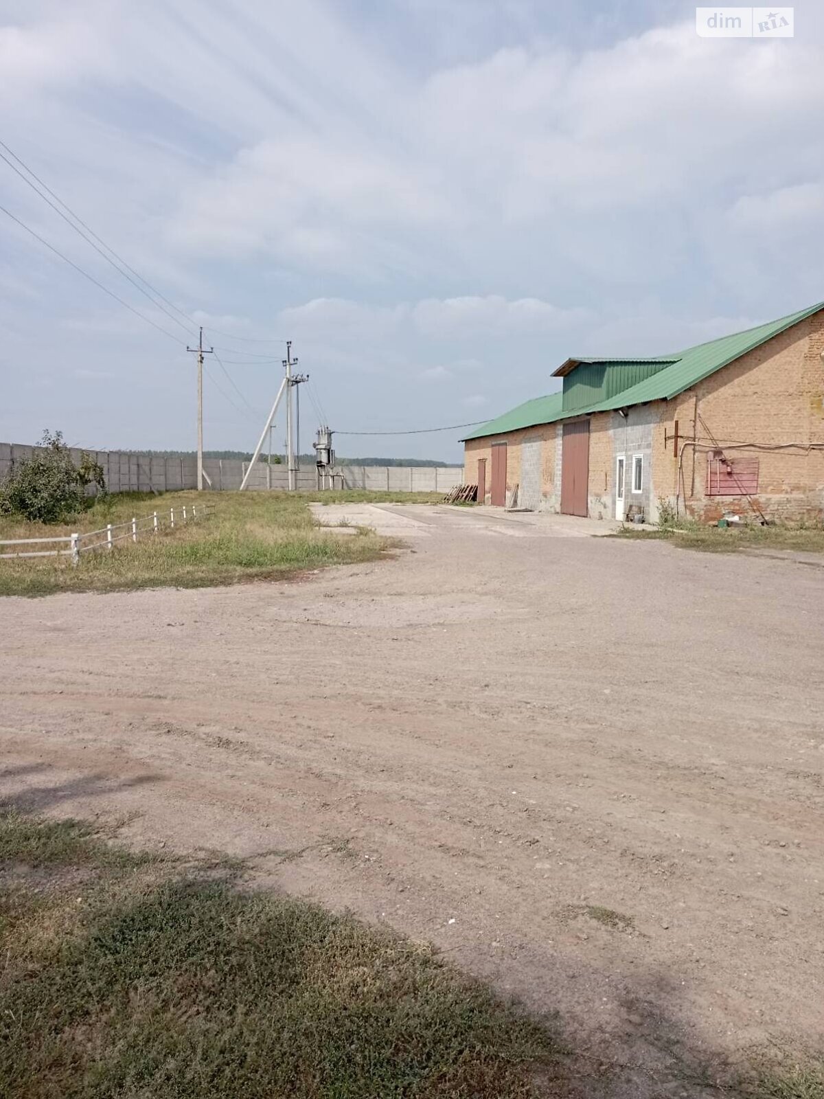 Коммерческое помещение в Дубиевке, 8-го Марта улица 48, цена: продажи 160 000 долларов за объект фото 1 Коммерческое помещение в Дубиевке, 8-го Марта улица 48, цена продажи: 160 000 долларов за объект фото 1