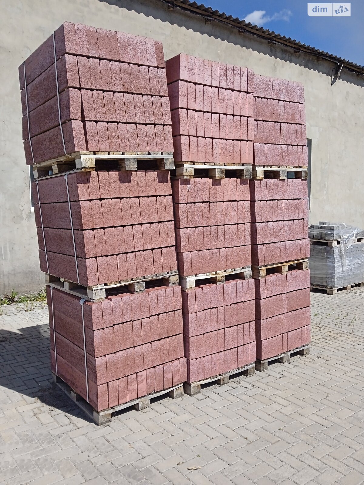 Коммерческое помещение в Дубровице, продажа по ул. Железнодорожная 3, район Дубровица, цена: 569 030 долларов за объект фото 1 Коммерческое помещение в Дубровице, продажа по ул. Железнодорожная 3, район Дубровица, цена: 569 030 долларов за объект фото 1