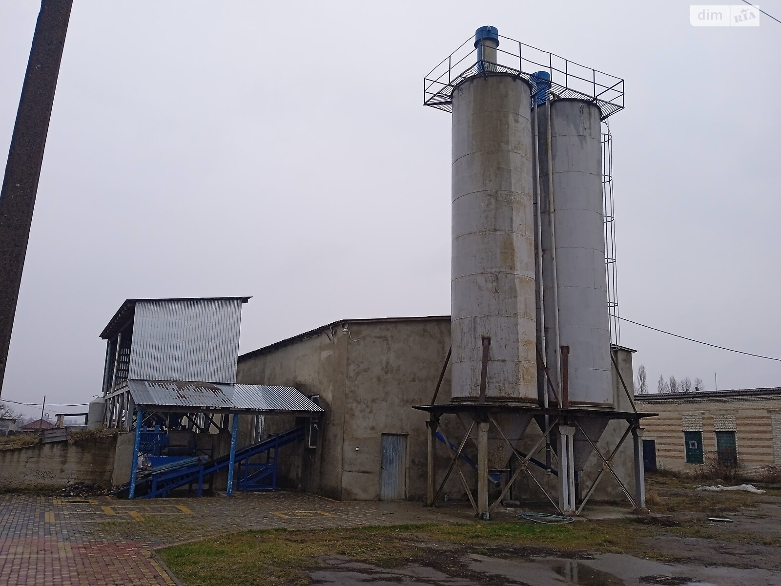 Коммерческое помещение в Дубровице, продажа по ул. Железнодорожная 3, район Дубровица, цена: 569 030 долларов за объект фото 1 Коммерческое помещение в Дубровице, продажа по ул. Железнодорожная 3, район Дубровица, цена: 569 030 долларов за объект фото 1