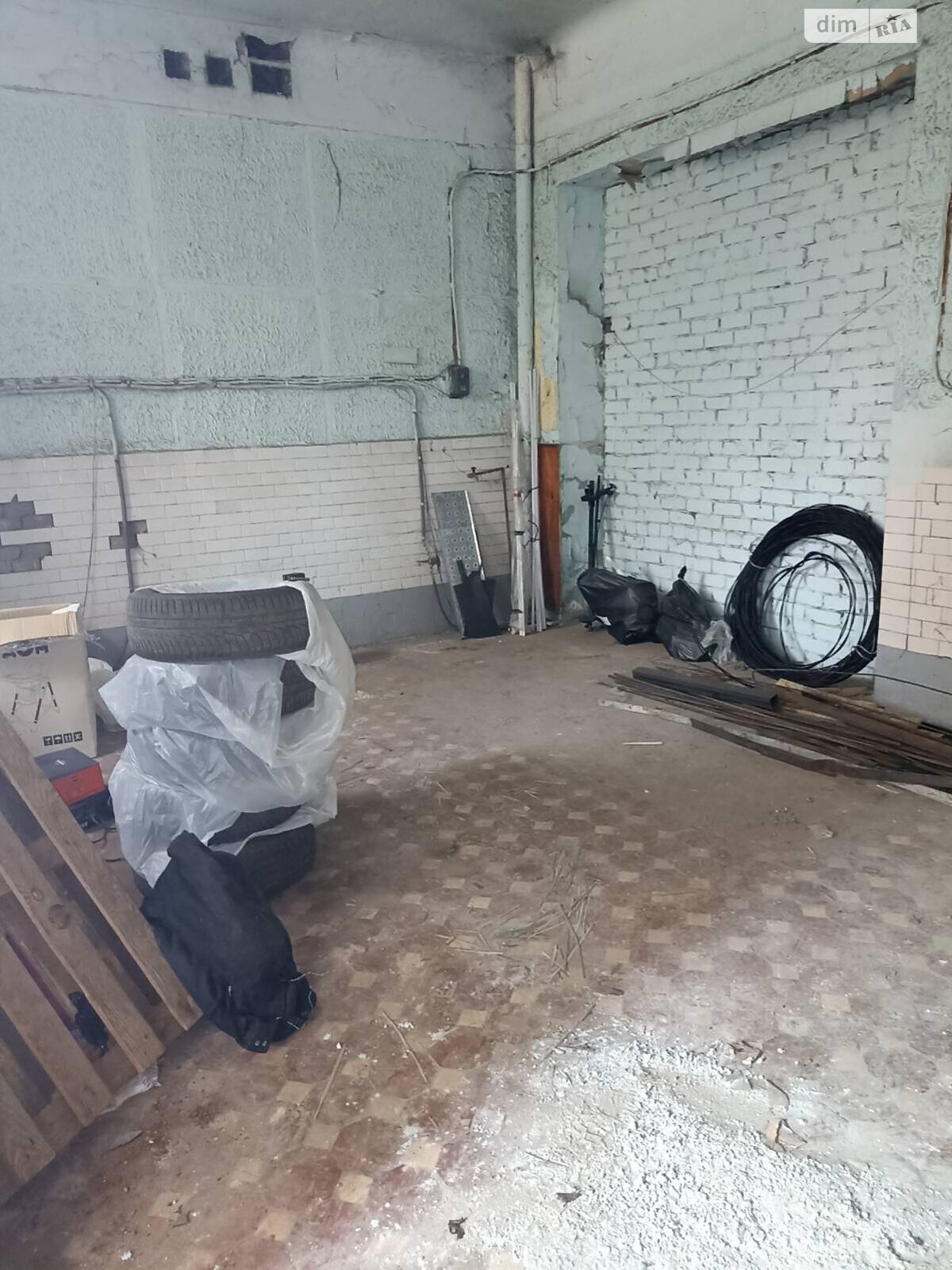 Коммерческое помещение в Харькове, продажа по Героев Харькова (Московский) проспект 102/112, район Слободской, цена: 20 000 долларов за объект фото 1