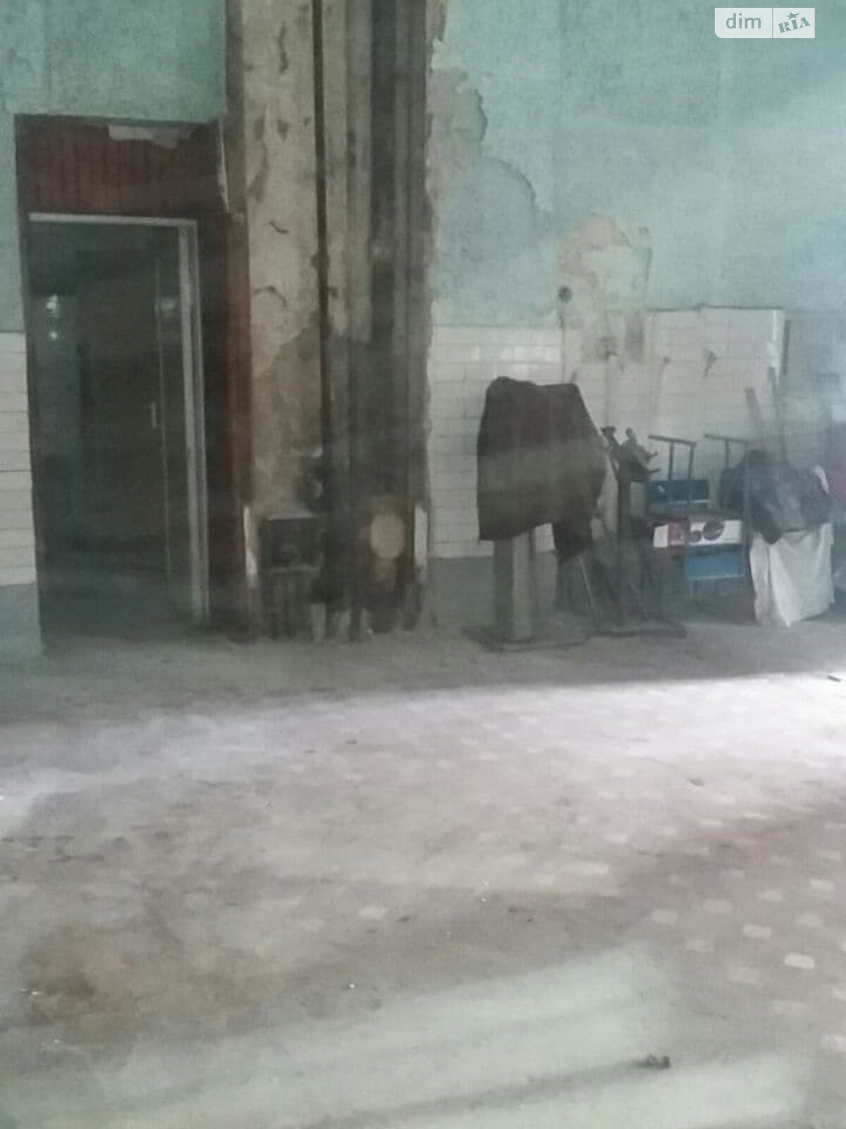 Коммерческое помещение в Харькове, продажа по Героев Харькова (Московский) проспект 102/112, район Слободской, цена: 20 000 долларов за объект фото 1