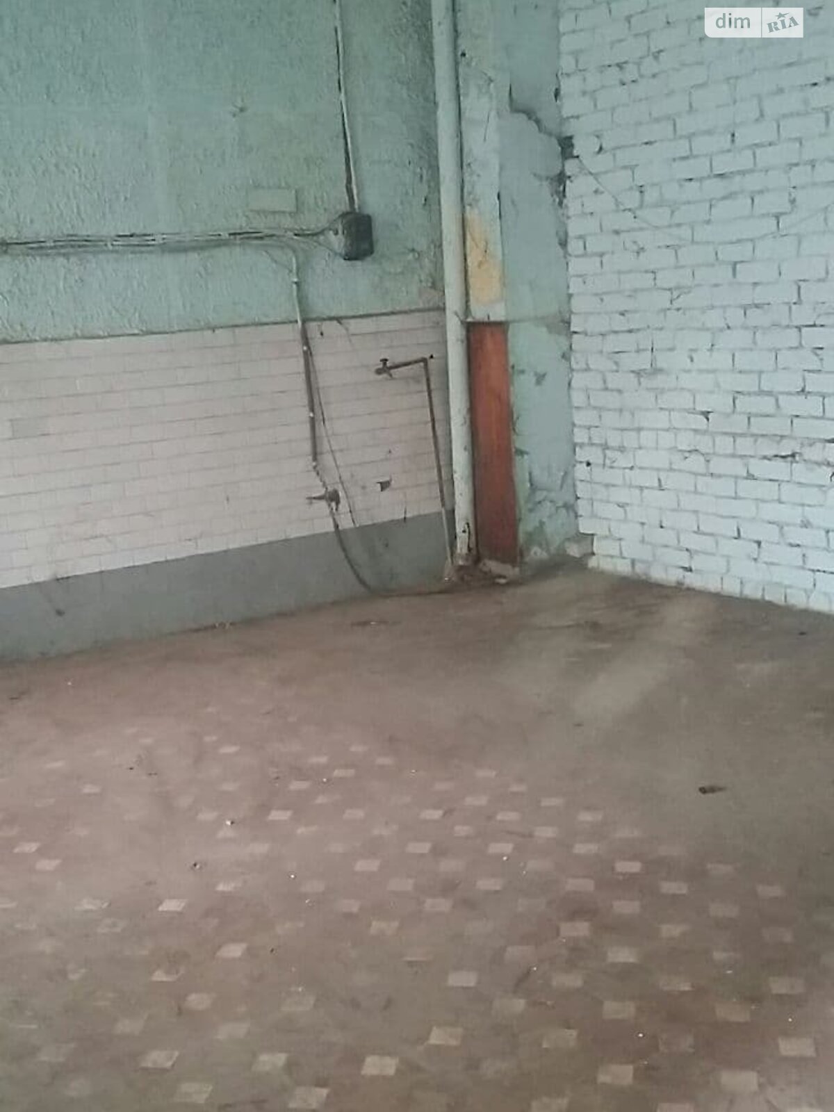 Коммерческое помещение в Харькове, продажа по Героев Харькова (Московский) проспект 102/112, район Слободской, цена: 20 000 долларов за объект фото 1