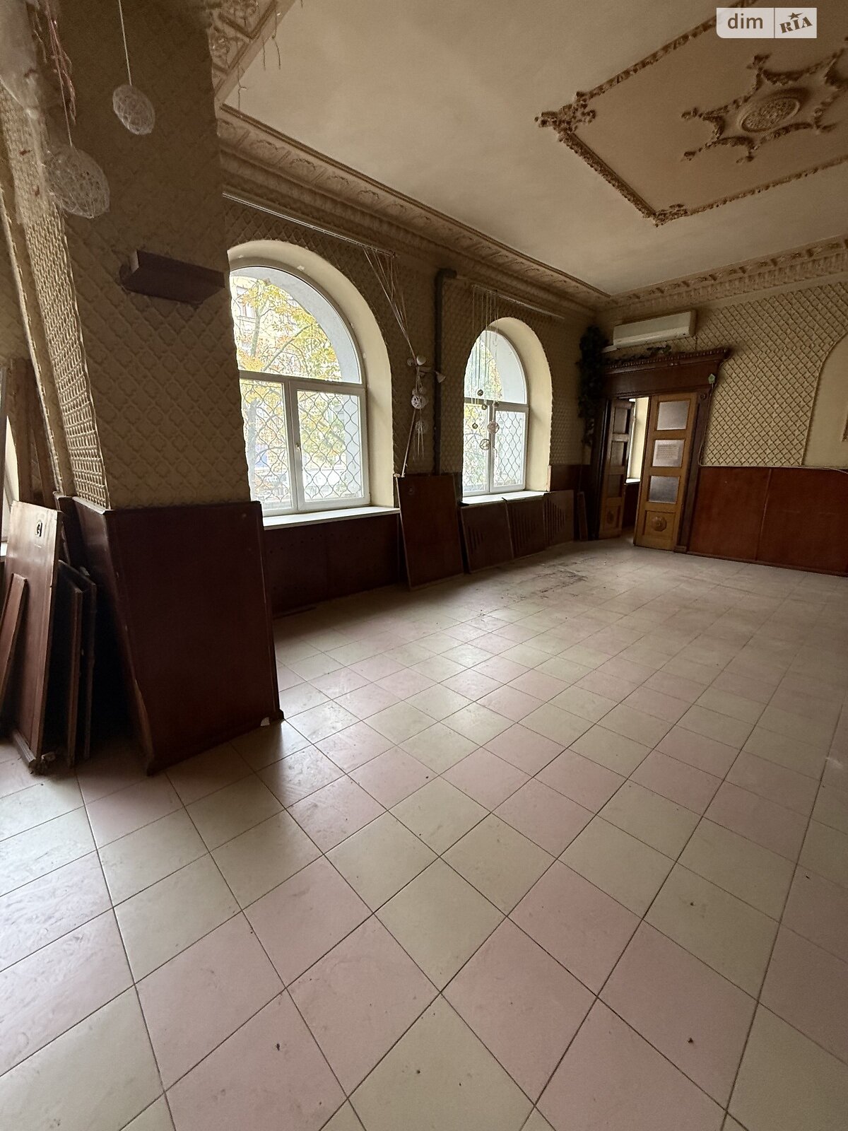 Коммерческое помещение в Харькове, продажа по Героев Харькова (Московский) проспект 3, район Центр, цена: 205 000 долларов за объект фото 1 Коммерческое помещение в Харькове, продажа по Героев Харькова (Московский) проспект 3, район Центр, цена: 205 000 долларов за объект фото 1