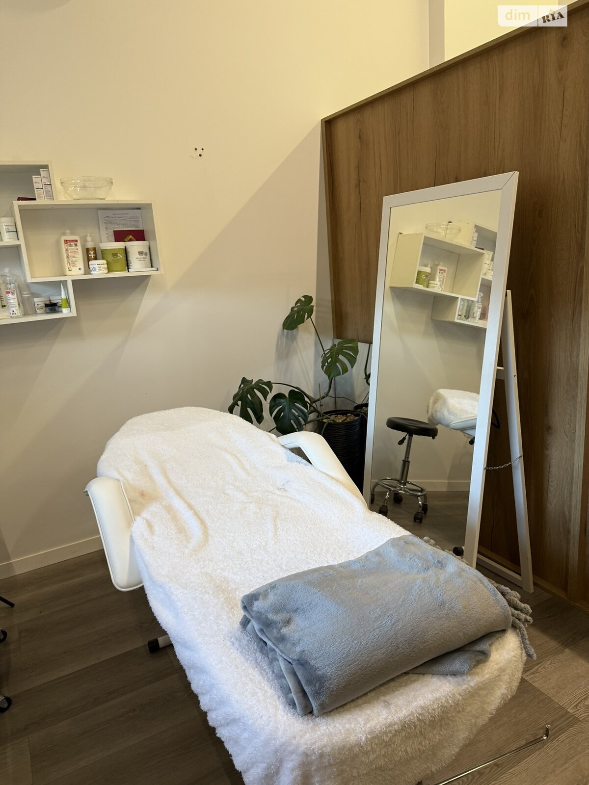Комерційне приміщення в Хмельницькому, продаж по Вінницька вулиця 1/3, район Автовокзал №1, ціна: 9 000 доларів за об’єкт фото 1 Комерційне приміщення в Хмельницькому, продаж по Вінницька вулиця 1/3, район Автовокзал №1, ціна: 9 000 доларів за об’єкт фото 1