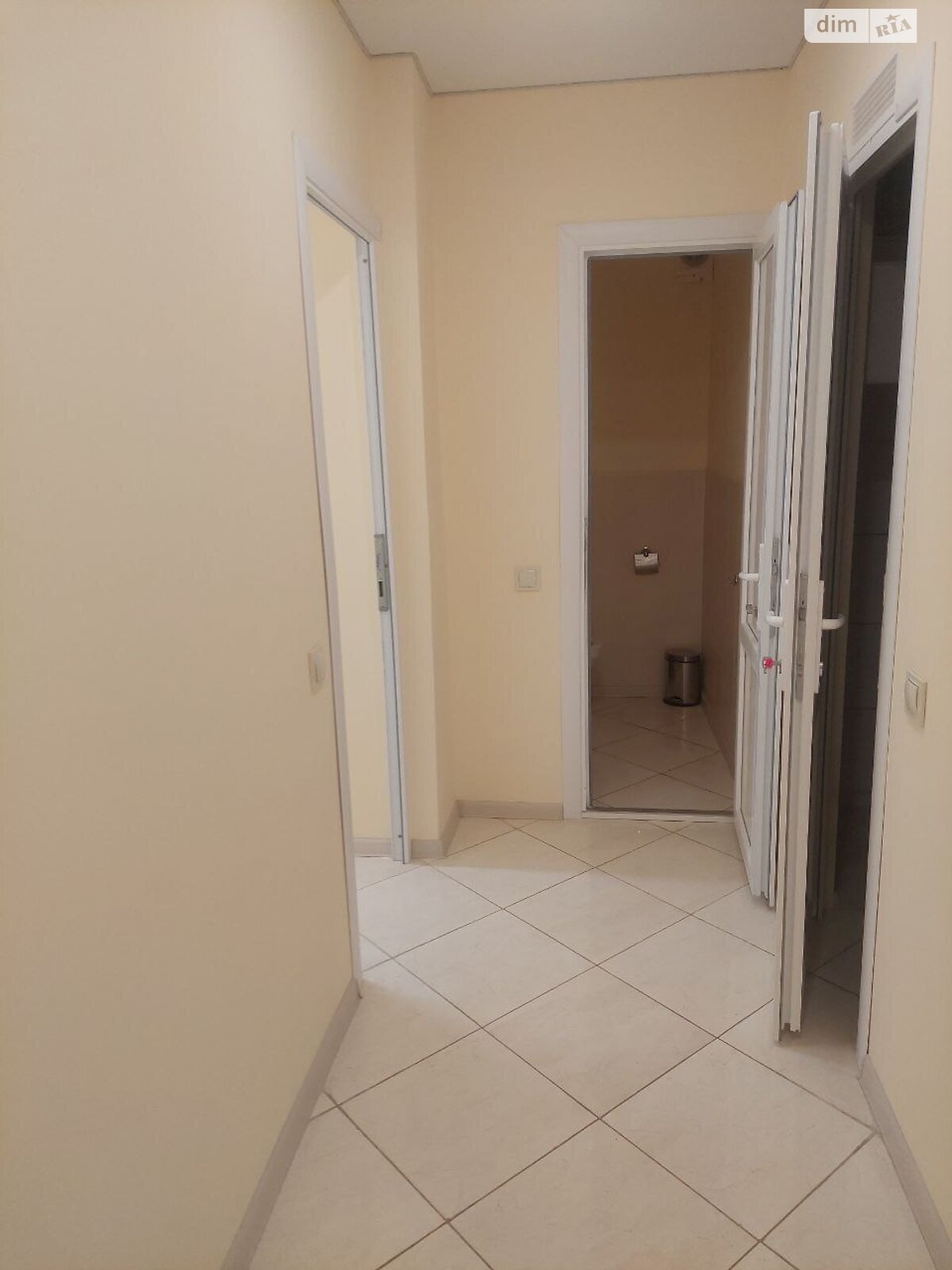 Комерційне приміщення в Хмельницькому, продаж по Симона Петлюри (Купріна) вулиця, район Дубове, ціна: 47 000 доларів за об’єкт фото 1 Комерційне приміщення в Хмельницькому, продаж по Симона Петлюри (Купріна) вулиця, район Дубове, ціна: 47 000 доларів за об’єкт фото 1