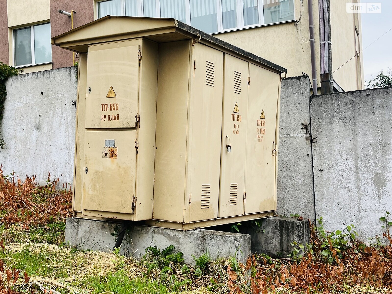 Комерційне приміщення в Хмельницькому, продаж по Сіцінського Юхима вулиця 11/1, район Дубове, ціна: 270 000 доларів за об’єкт фото 1 Комерційне приміщення в Хмельницькому, продаж по Сіцінського Юхима вулиця 11/1, район Дубове, ціна: 270 000 доларів за об’єкт фото 1