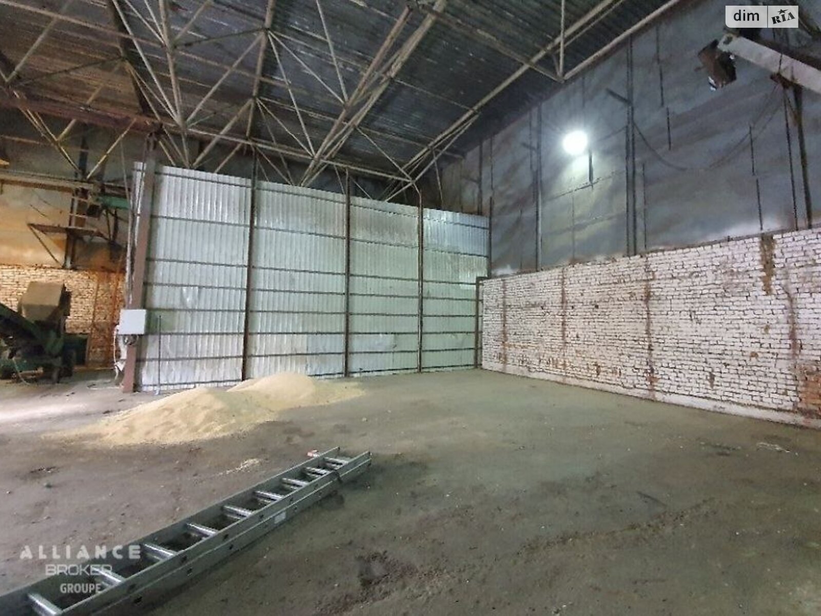 Коммерческое помещение в Хмельницком, Гарнизонная улица, цена: продажи 550 000 долларов за объект фото 1 Коммерческое помещение в Хмельницком, Гарнизонная улица, цена продажи: 550 000 долларов за объект фото 1