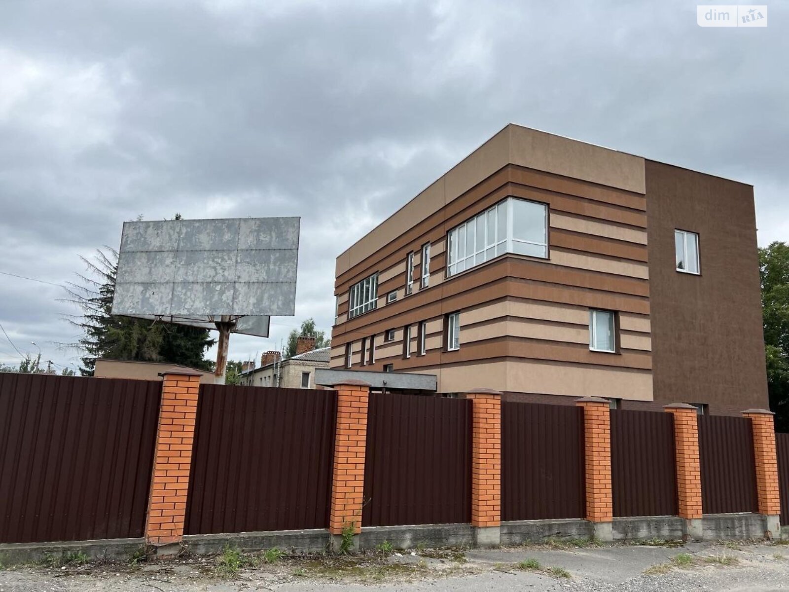 Комерційне приміщення в Хмельницькому, продаж по Вінницьке шосе, район Лезневе, ціна: 450 000 доларів за об’єкт фото 1 Комерційне приміщення в Хмельницькому, продаж по Вінницьке шосе, район Лезневе, ціна: 450 000 доларів за об’єкт фото 1