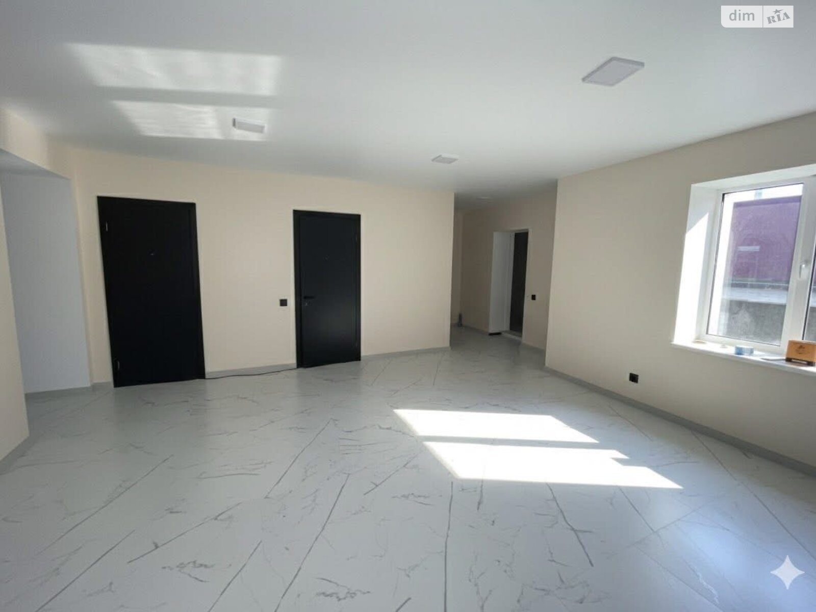 Комерційне приміщення в Хмельницькому, Миру проспект 63Г, ціна продажу: 70 000 доларів за об’єкт фото 1 Комерційне приміщення в Хмельницькому, Миру проспект 63Г, ціна продажу: 70 000 доларів за об’єкт фото 1