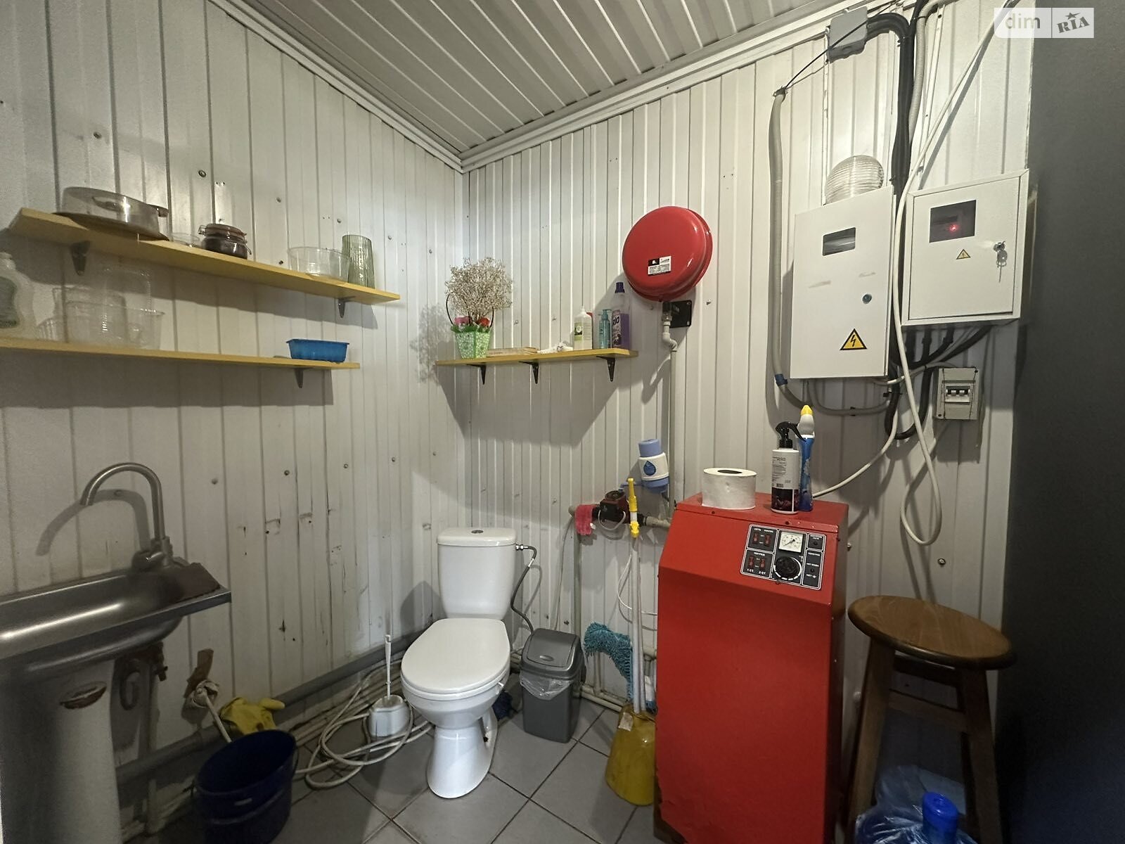 Коммерческое помещение в Хмельницком, продажа по Степана Бандеры улица, район Озёрный, цена: 7 000 долларов за объект фото 1 Коммерческое помещение в Хмельницком, продажа по Степана Бандеры улица, район Озёрный, цена: 7 000 долларов за объект фото 1