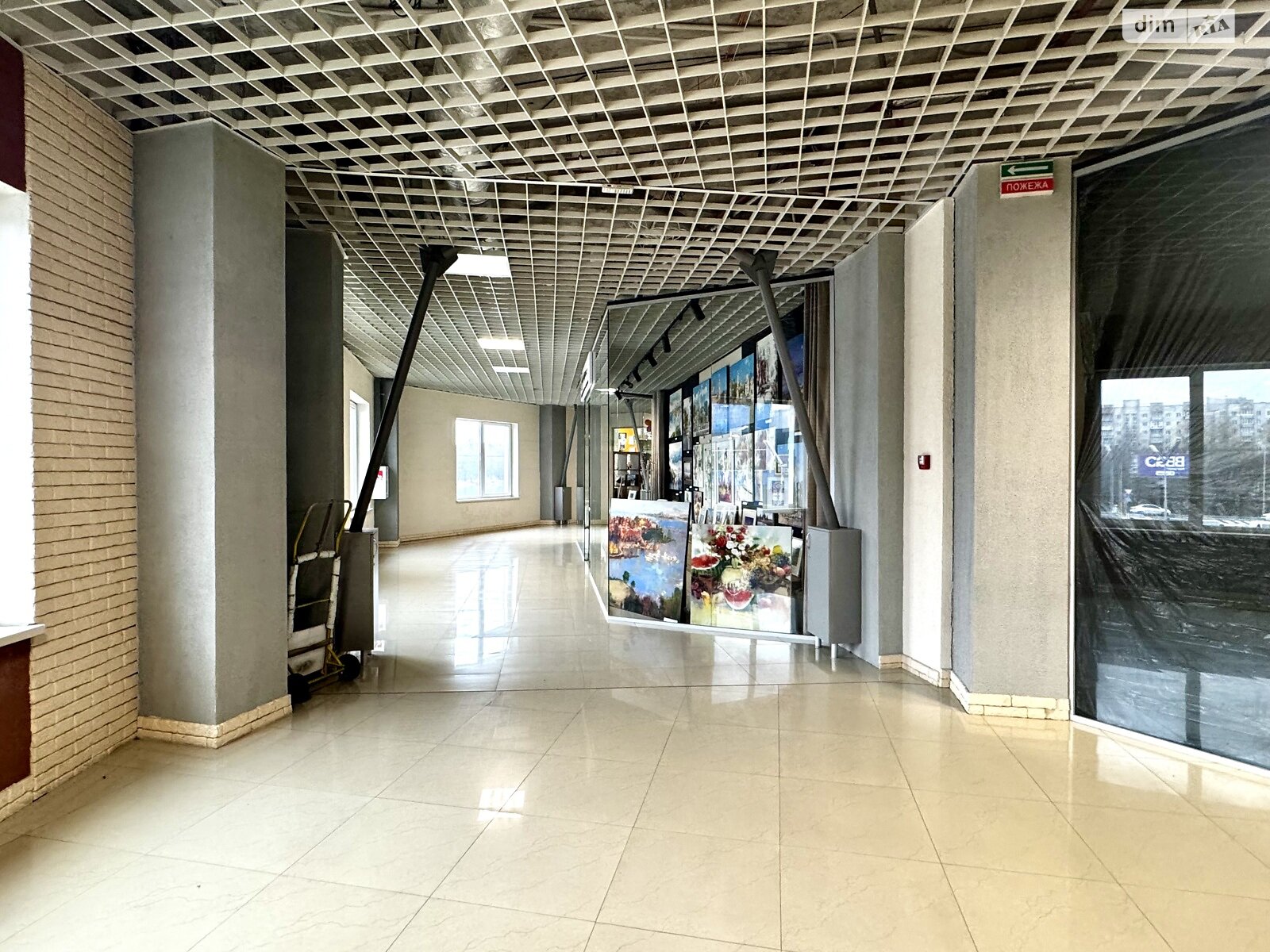 Коммерческое помещение в Хмельницком, продажа по Степана Бандеры улица, район Центр, цена: 35 400 долларов за объект фото 1