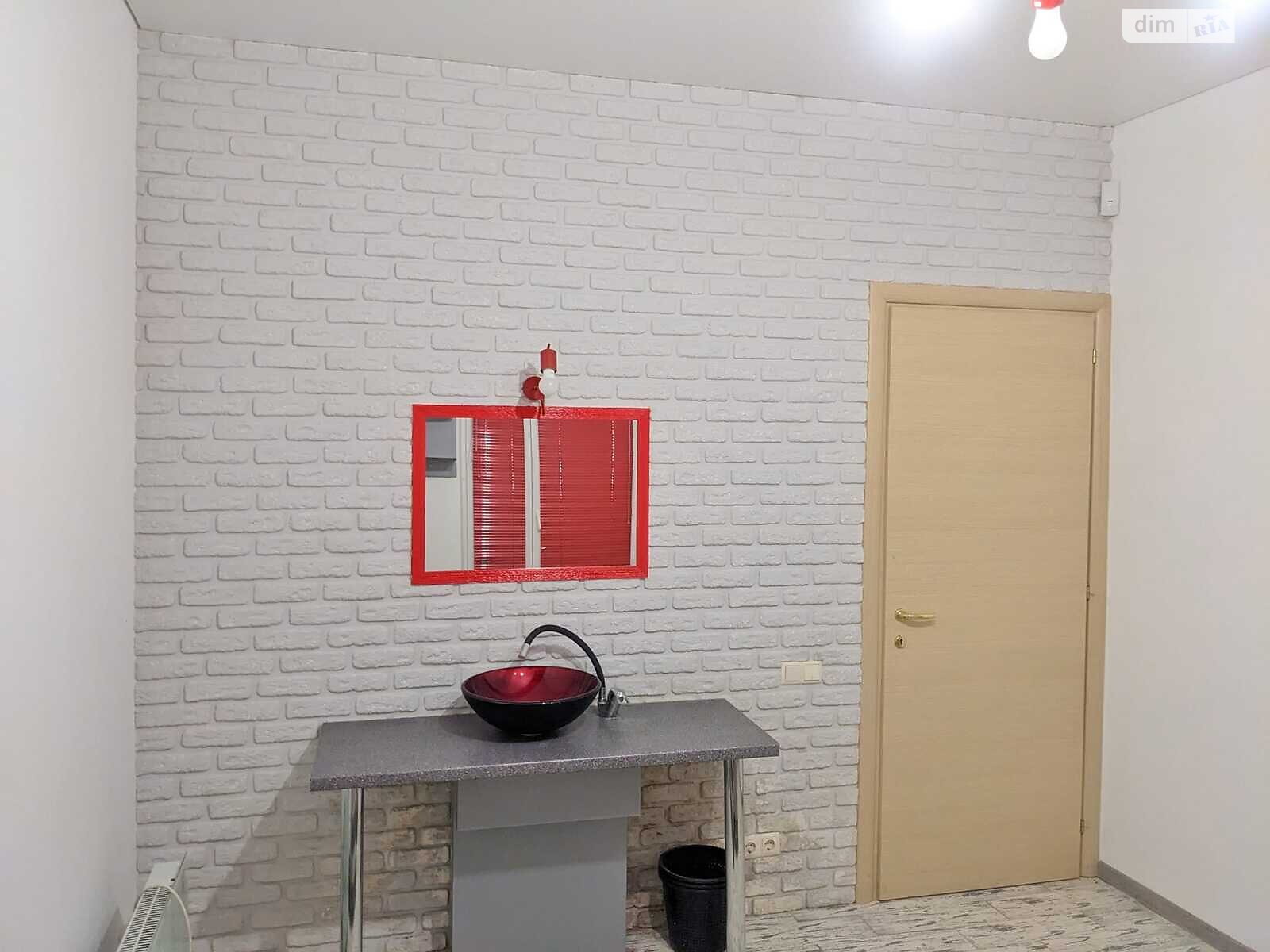 Коммерческое помещение в Хмельницком, продажа по Каменецкая улица, район Юго-Западный, цена: 67 000 долларов за объект фото 1 Коммерческое помещение в Хмельницком, продажа по Каменецкая улица, район Юго-Западный, цена: 67 000 долларов за объект фото 1