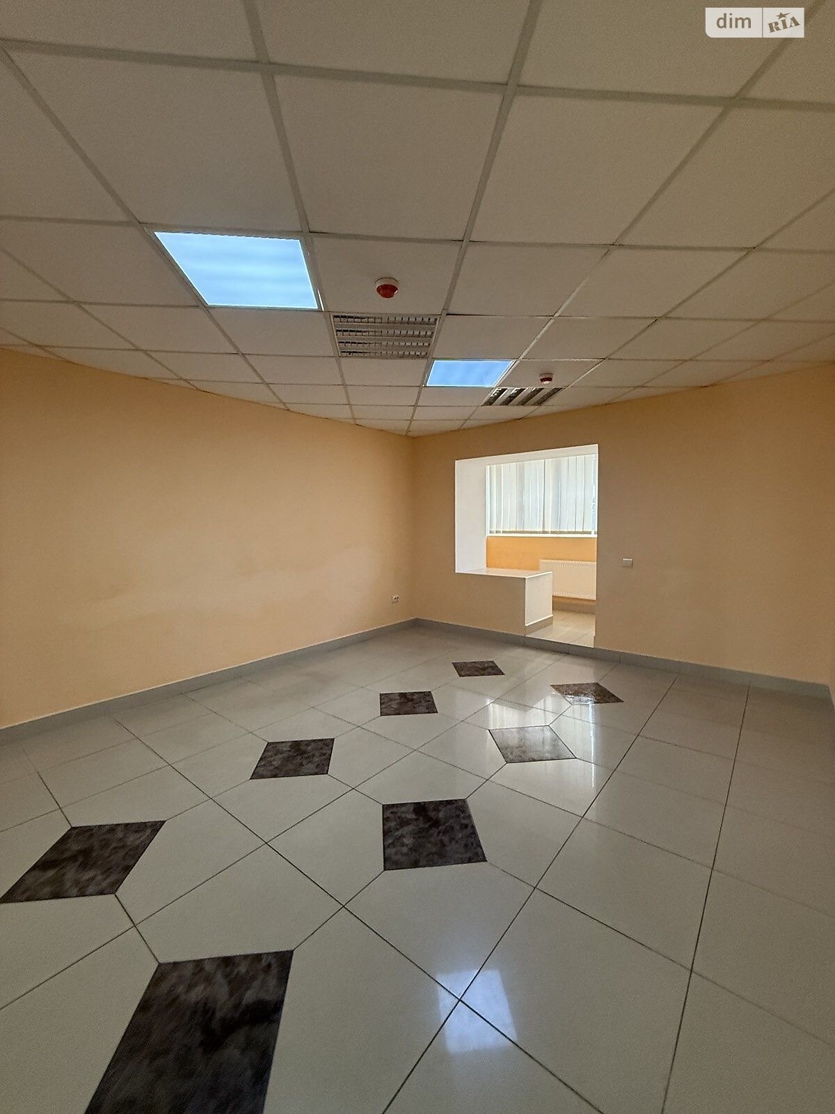 Коммерческое помещение в Хмельницком, продажа по Молодежная улица 2/3А, район Юго-Западный, цена: 83 000 долларов за объект фото 1