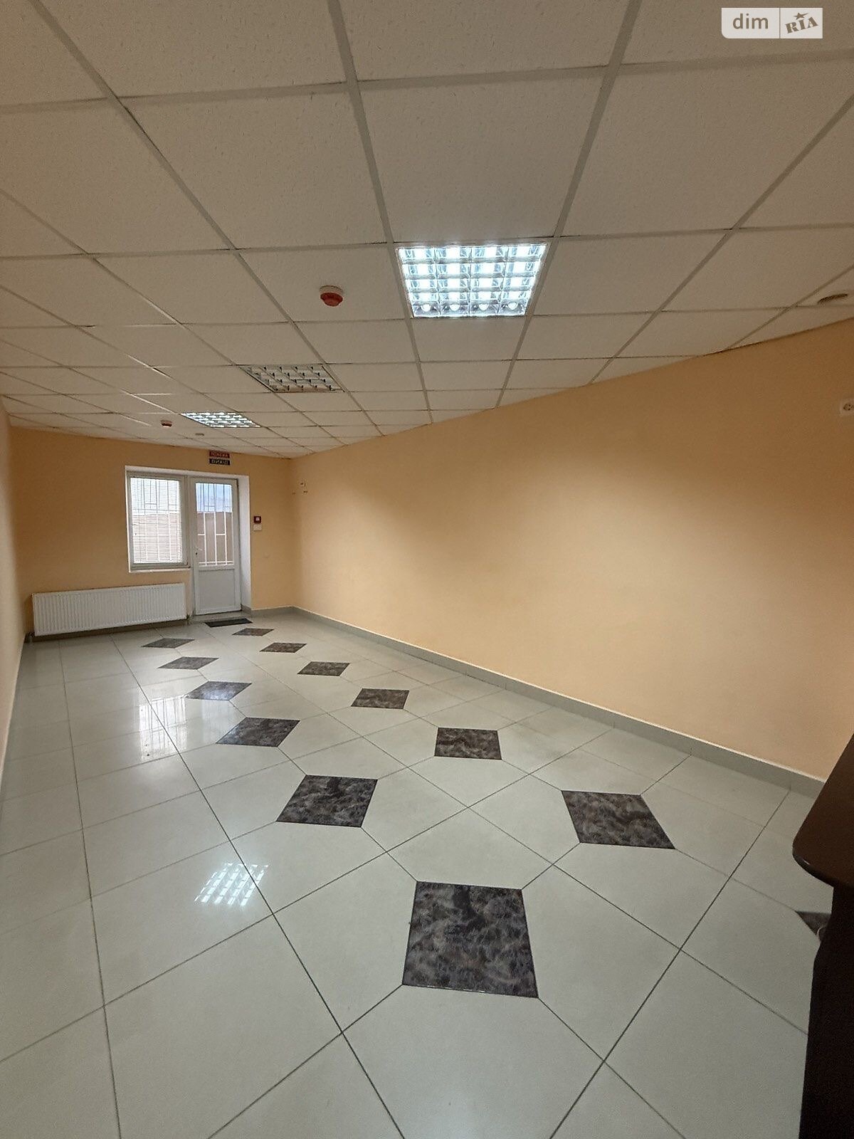 Коммерческое помещение в Хмельницком, продажа по Молодежная улица 2/3А, район Юго-Западный, цена: 83 000 долларов за объект фото 1