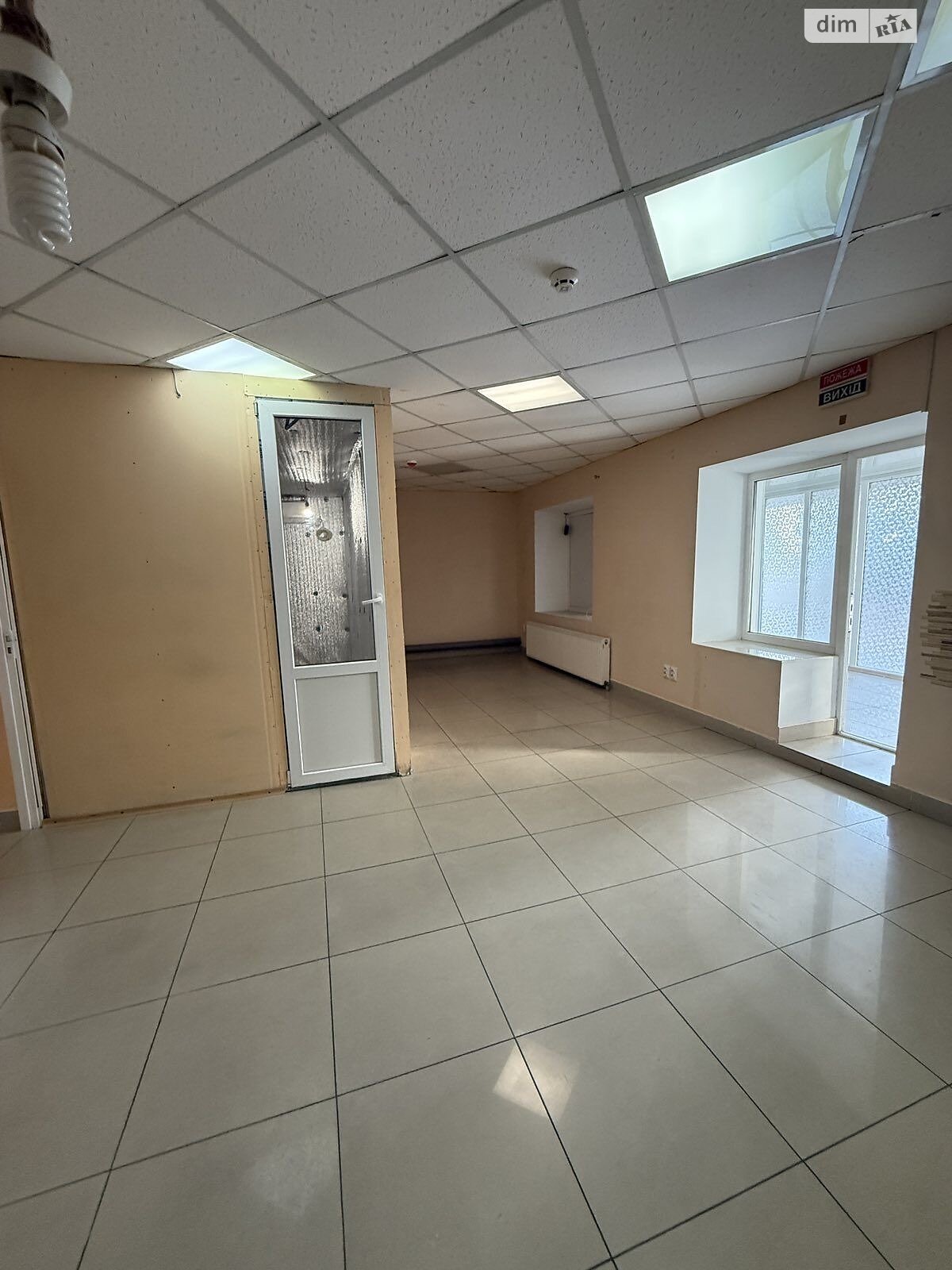 Коммерческое помещение в Хмельницком, продажа по Молодежная улица 2/3А, район Юго-Западный, цена: 83 000 долларов за объект фото 1