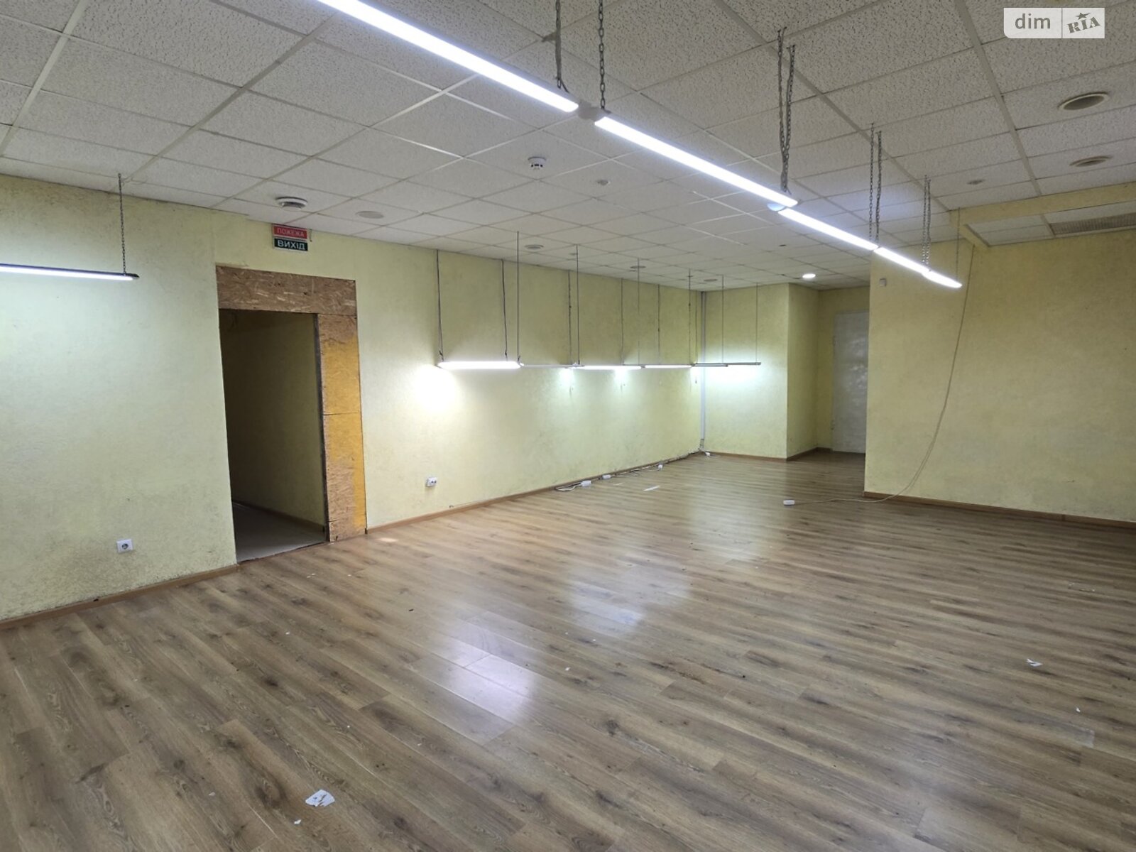 Коммерческое помещение в Хмельницком, продажа по Молодежная улица 2/3Г, район Юго-Западный, цена: 80 000 долларов за объект фото 1