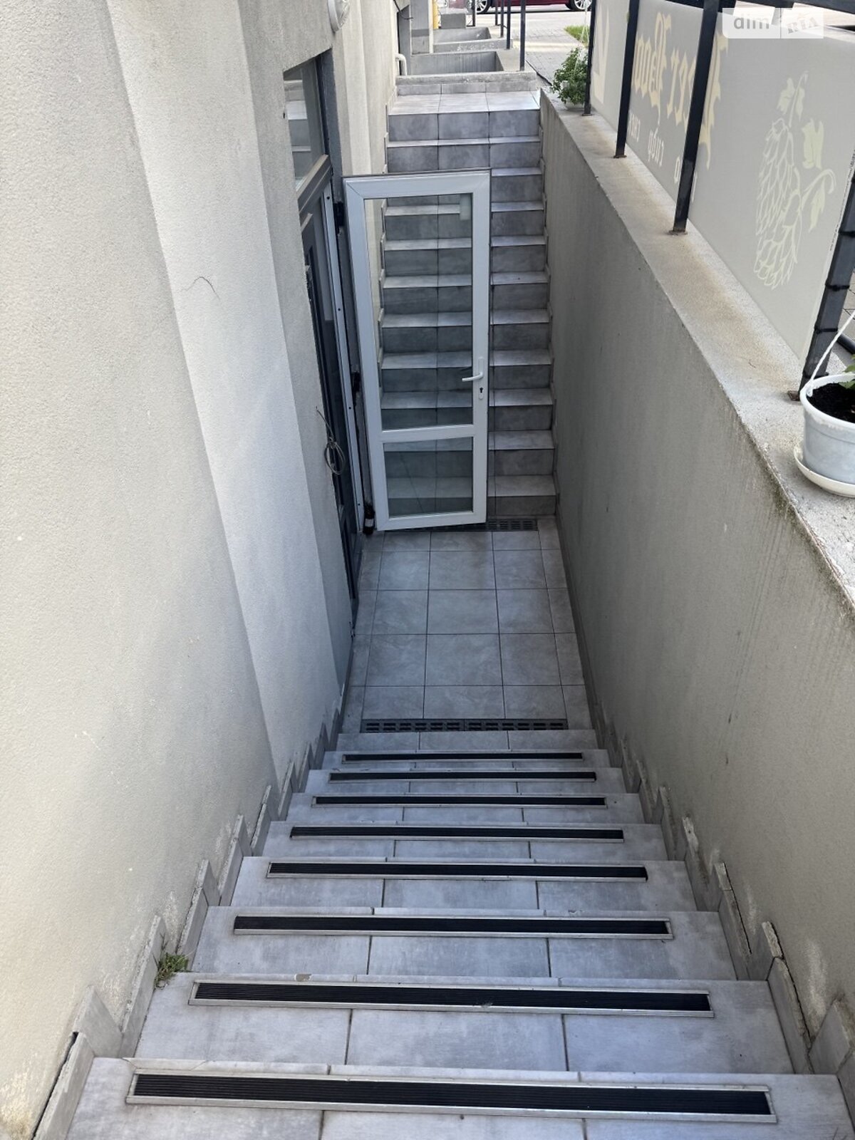 Коммерческое помещение в Ирпене, продажа по Университетская (Карла Маркса) улица 1Ч, район Ирпень, цена: 53 000 долларов за объект фото 1